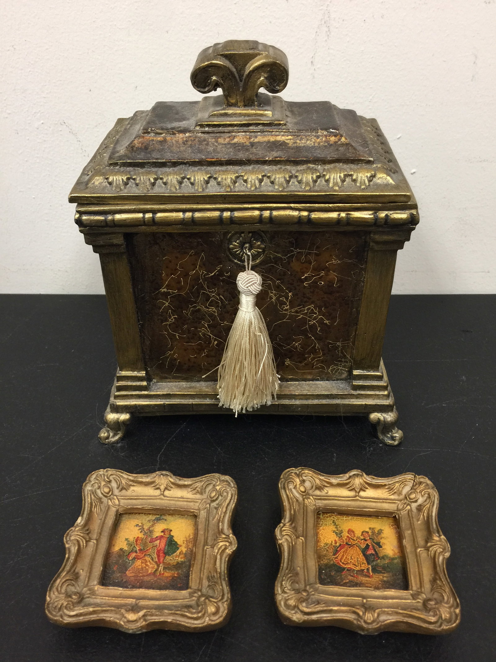 Decorative Lot (1 of 3)