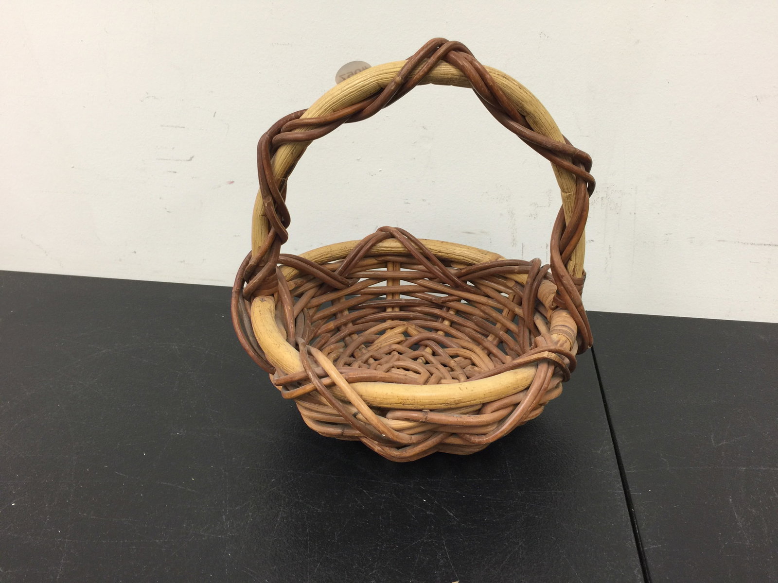 Vintage Adirondack Twig Basket (1 of 2)