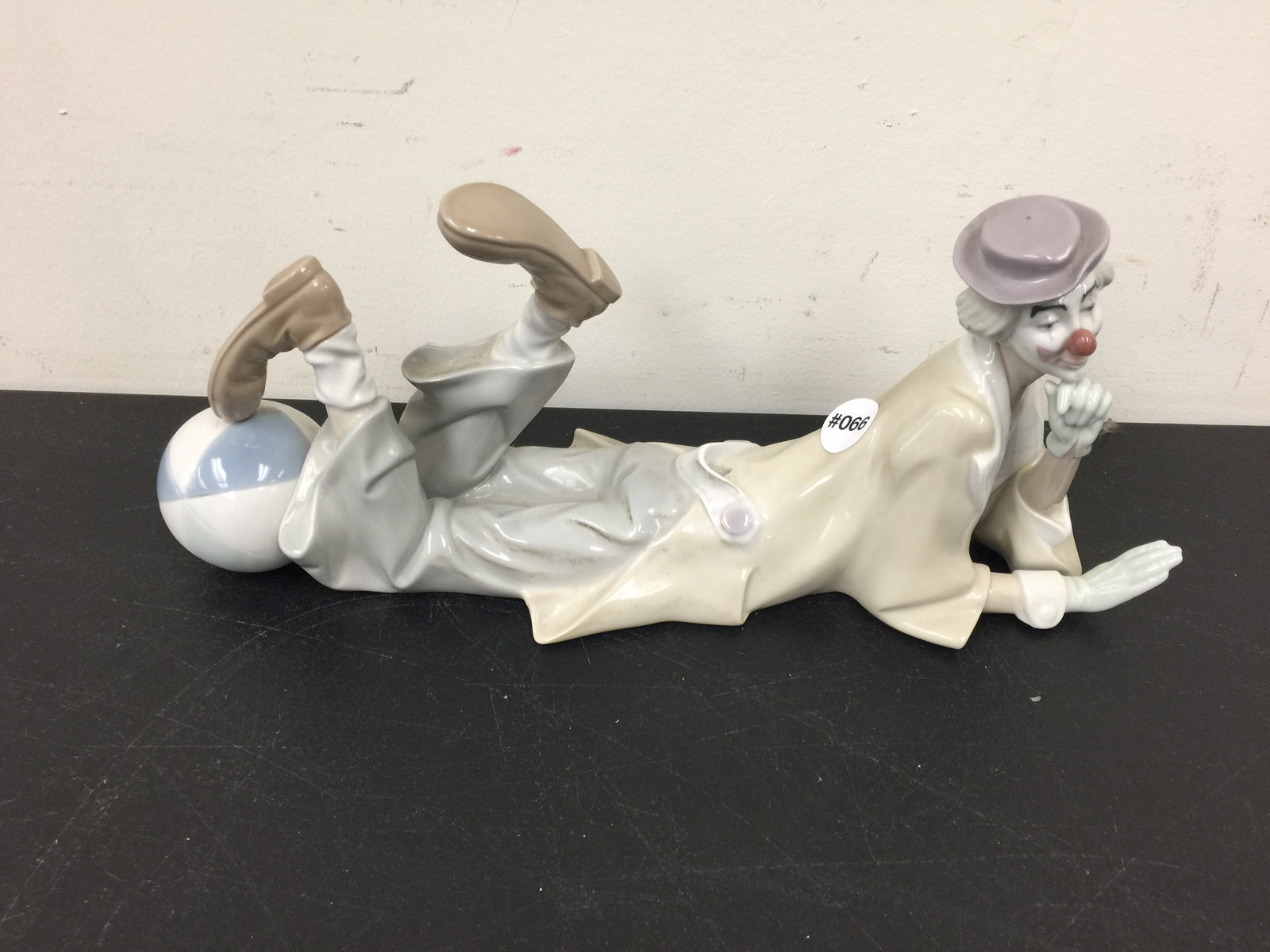 Lladro "Payaso Acostado" Clown Figurine (1 of 4)