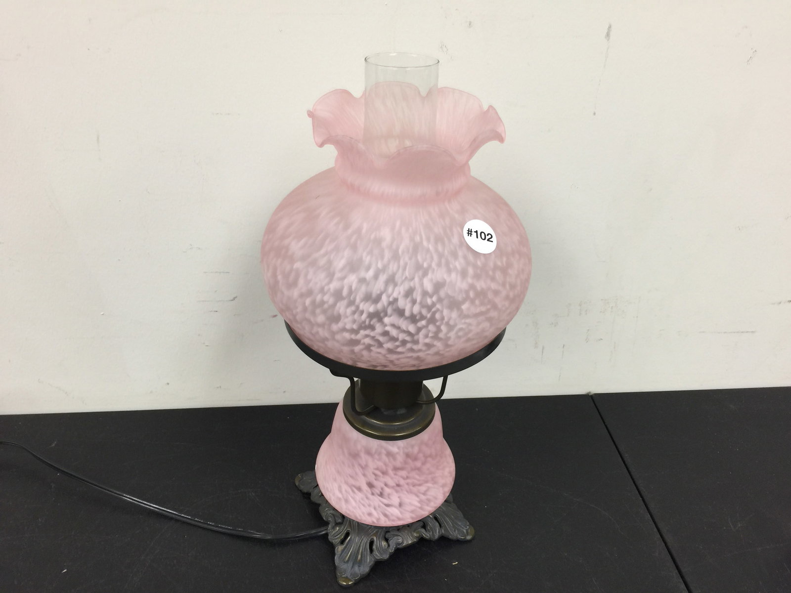 Art Glass GWTW Lamp: 18" H