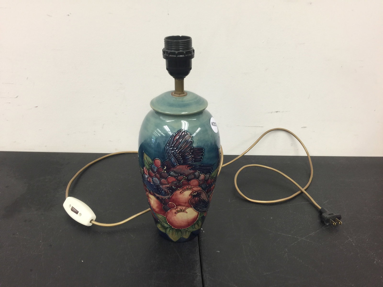 Moorcroft Pottery lamp (1 of 7)