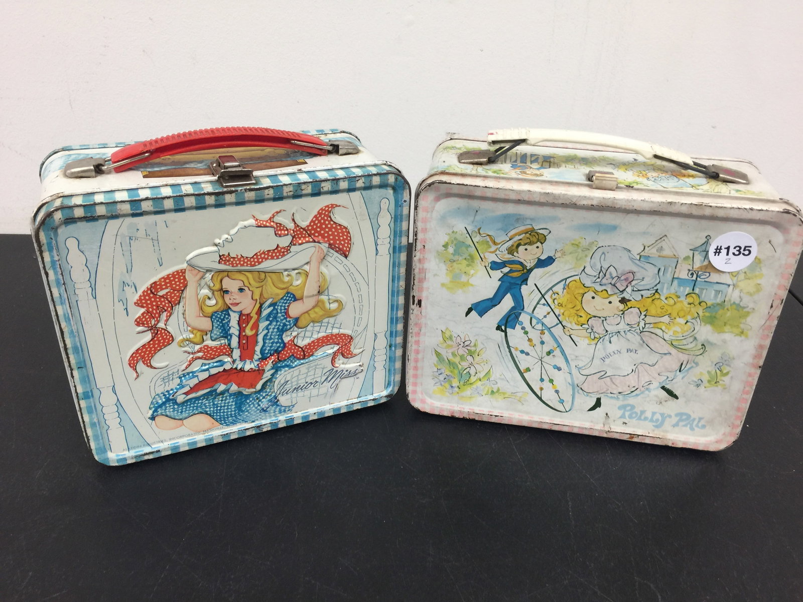 2 Vintage Lunch Boxes (1 of 5)
