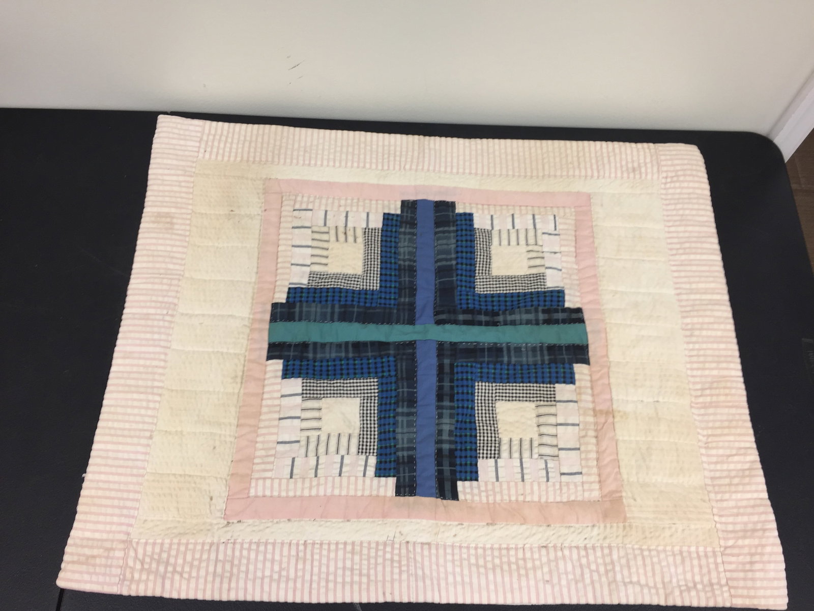 Antique Crib Quilt (1 of 4)