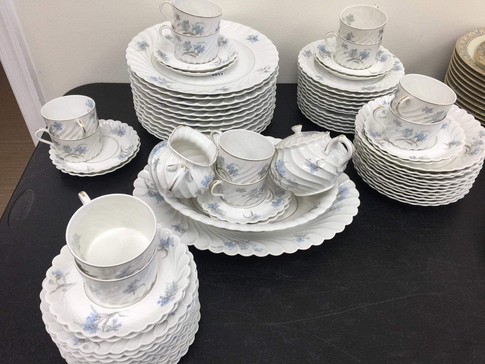 Approx. 76 Pcs Haviland Limoges Bergere: Approx. service for 12. Includes creamer & sugar, platter and serving bowl. Largest 13.5" W.