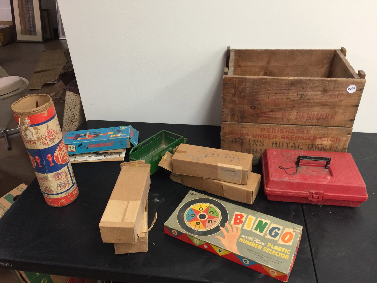Crate w/Goods (1 of 6)