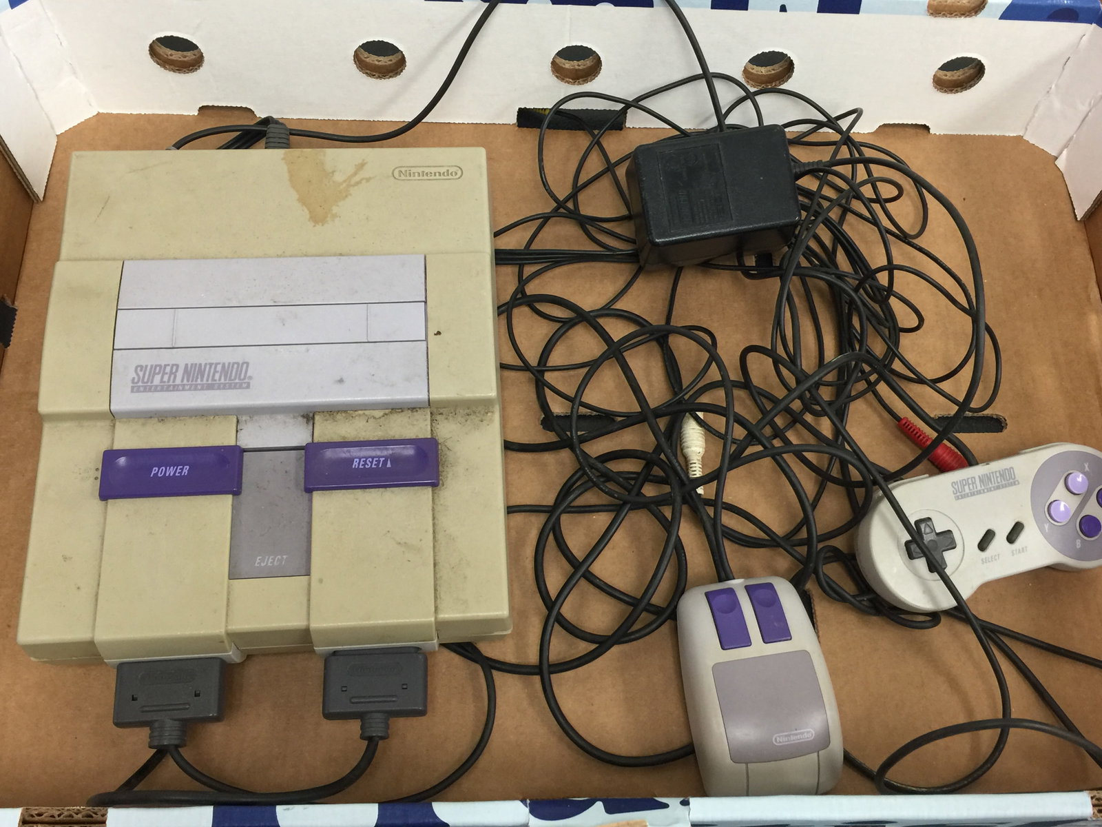 Super Nintendo Game System (1 of 5)