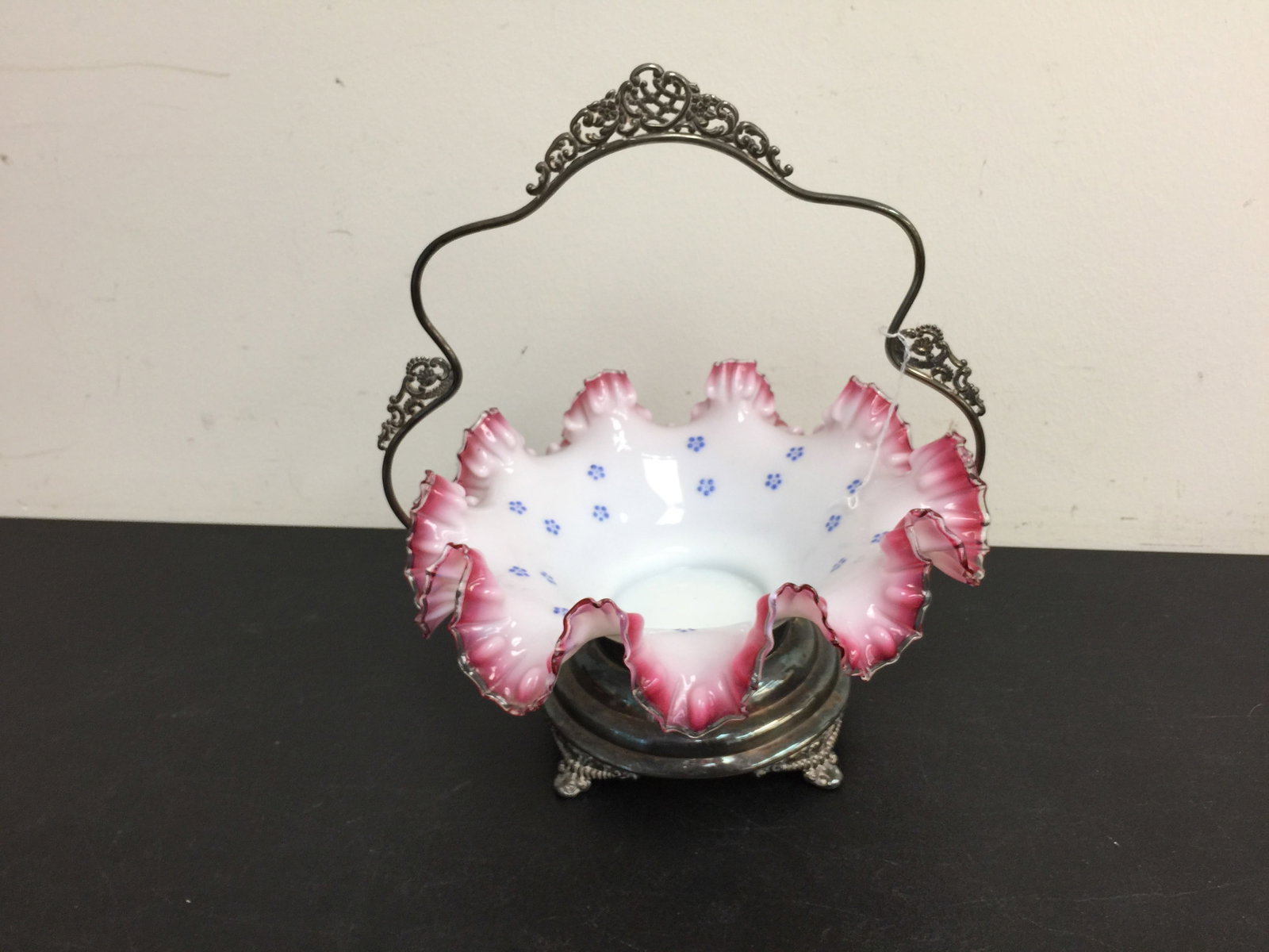 Victorian Brides Basket (1 of 3)