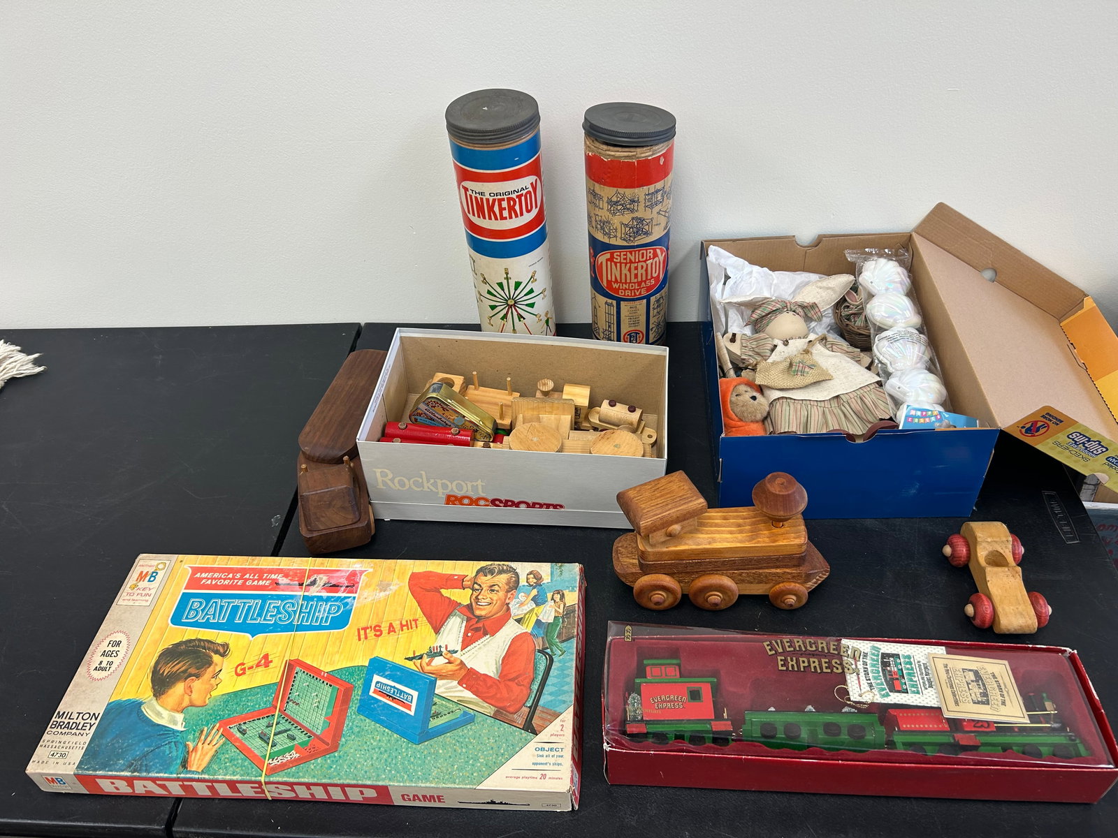 Vintage Games & Toys: Teddy bears, Battleship, train cars and more.