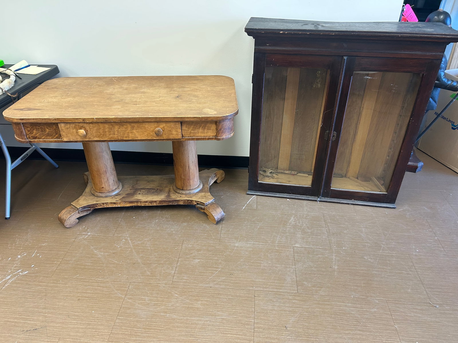 2 Pcs Furniture (1 of 3)