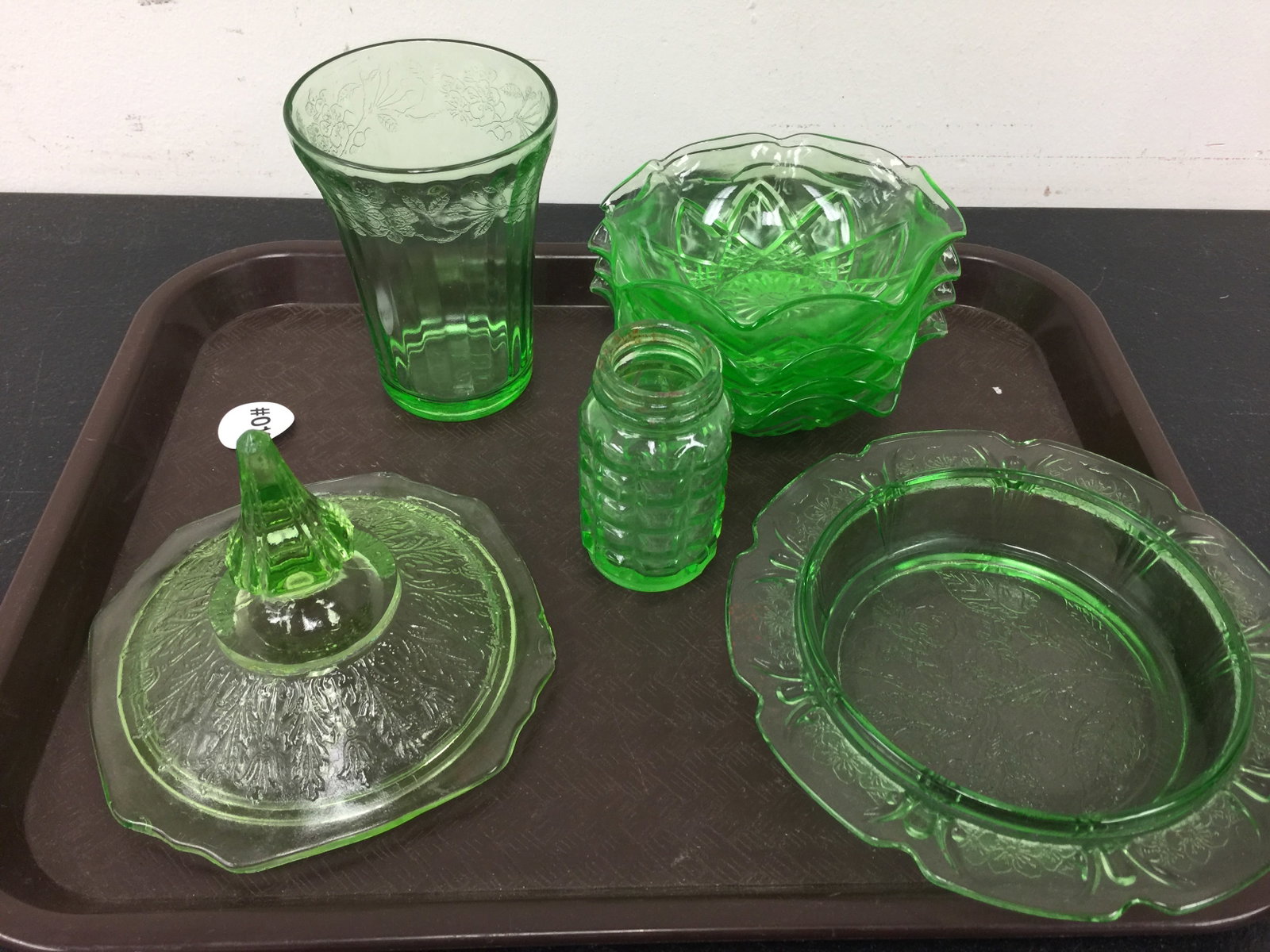 Green Depression Uranium Lot (8): largest 7".
