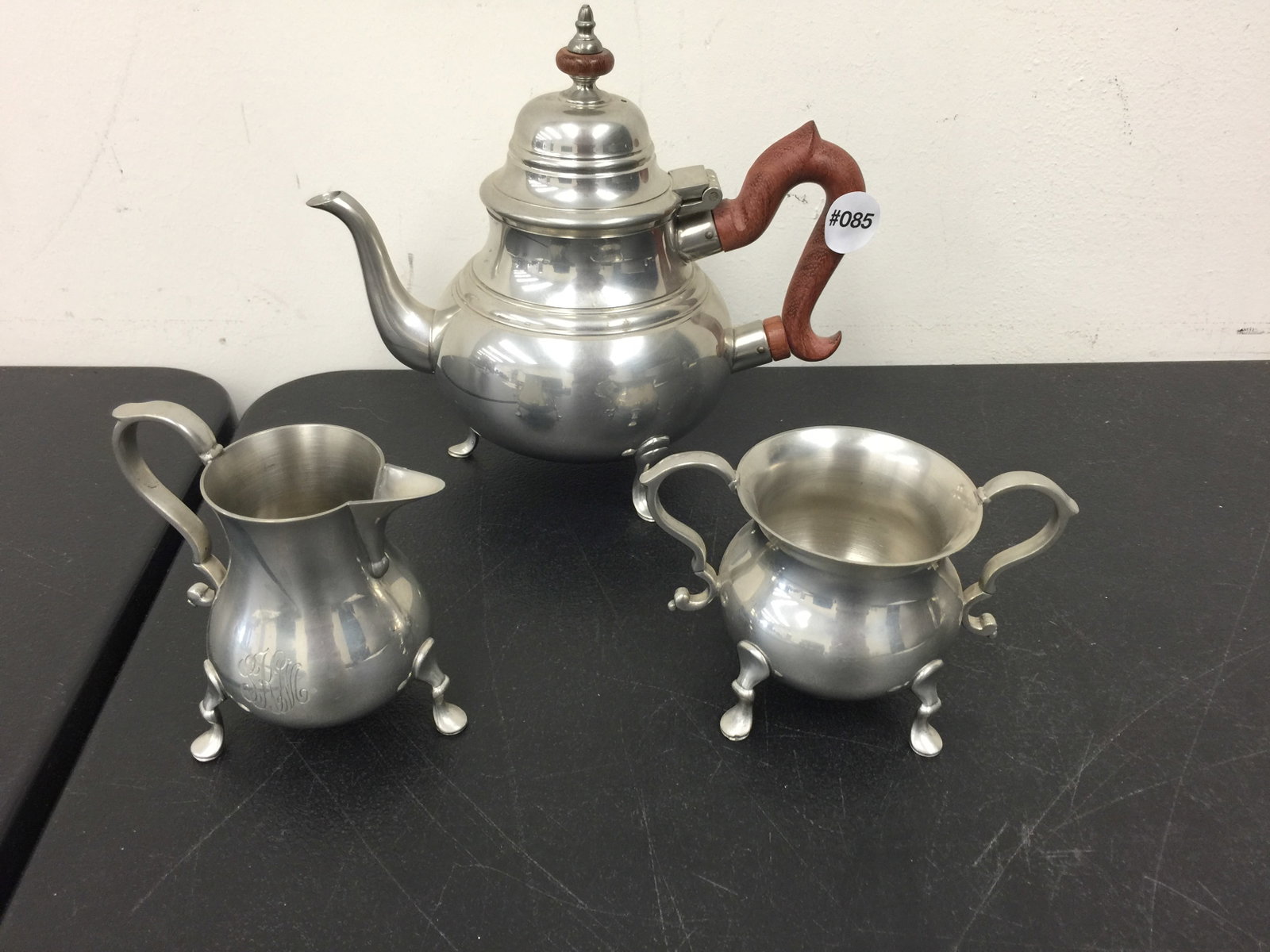 Williamsburg Stieff Pewter Tea Set: Teapot 9" H