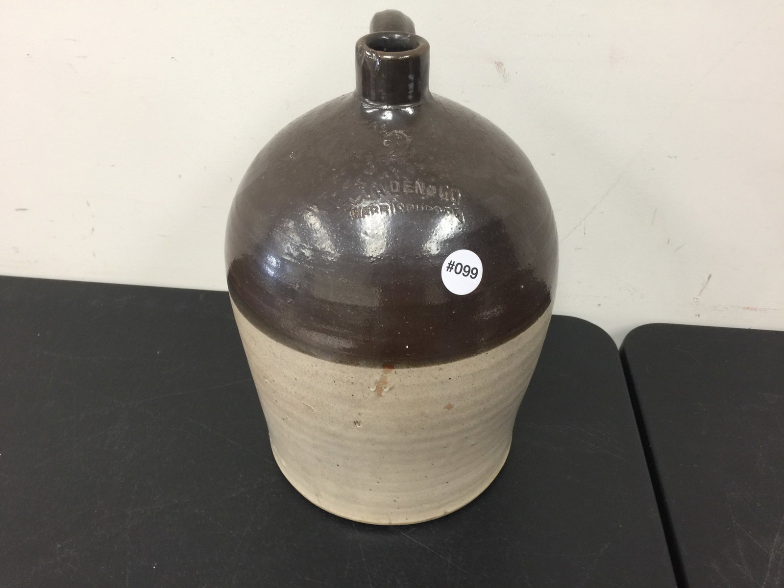 2 Tone Cowden Jug (1 of 3)