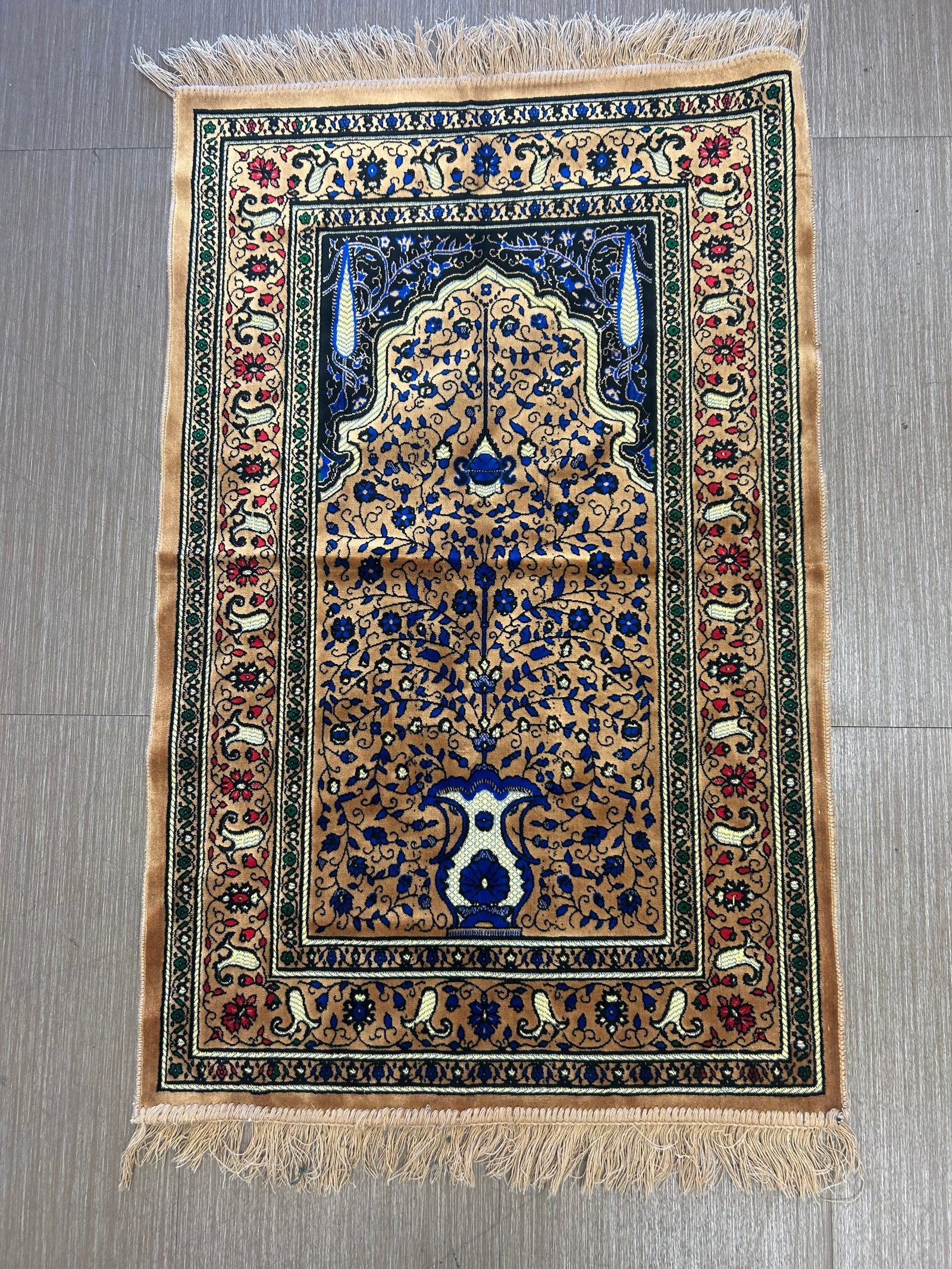 Turkish Prayer Rug: 26" x 42"