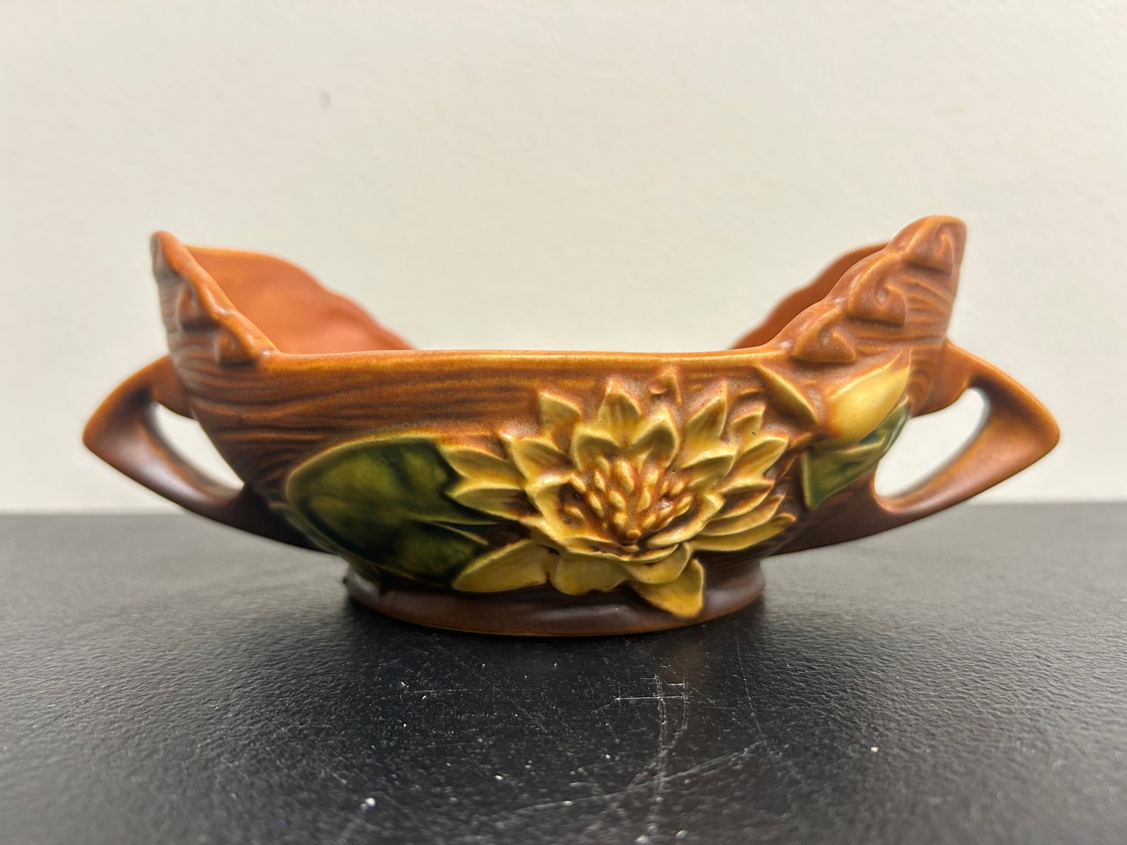 Roseville Water Lily Console Bowl: 439-6, 8" wide
