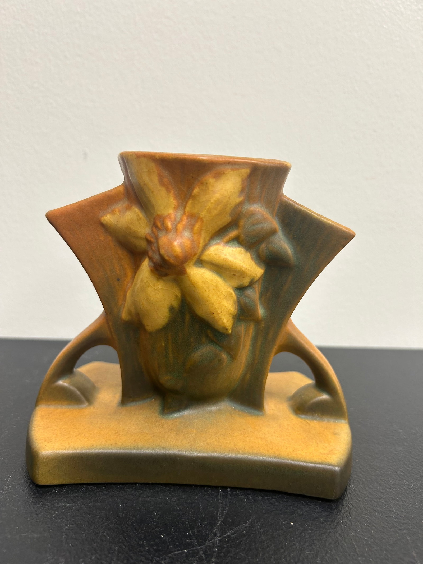 Roseville Clematis Fan Vase (1 of 4)