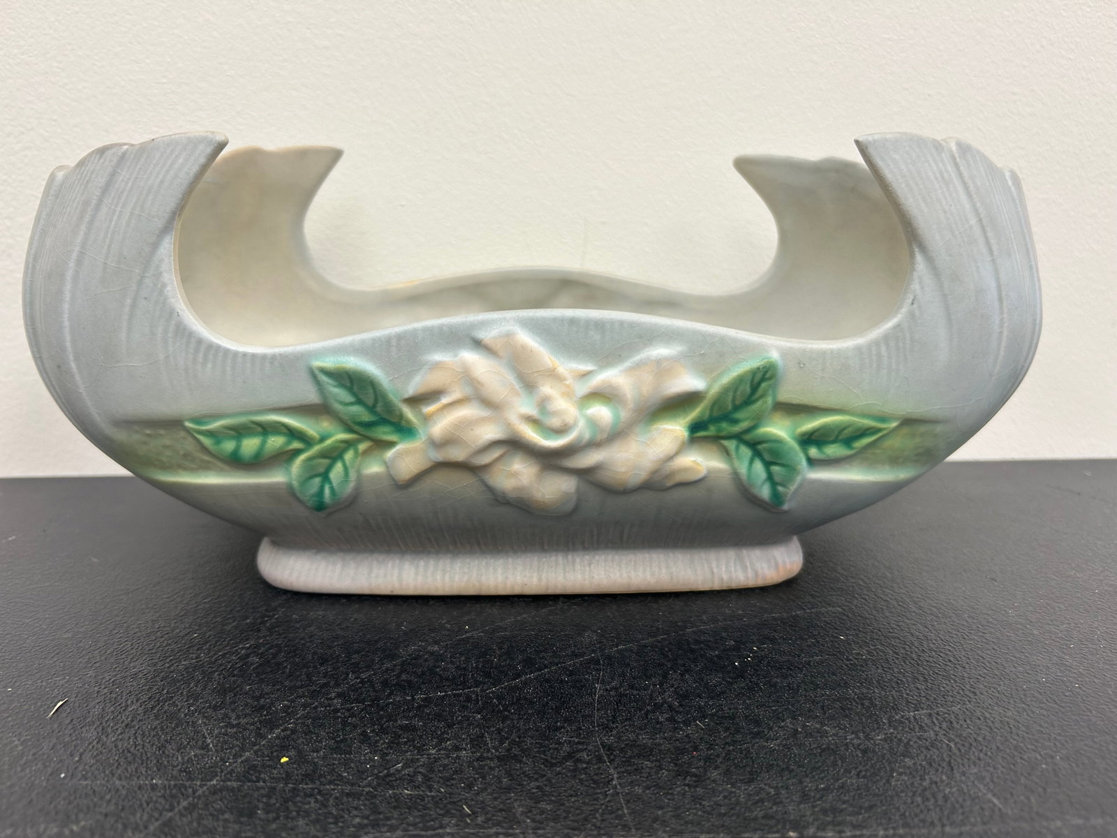 Roseville Gardenia Console Bowl (1 of 6)
