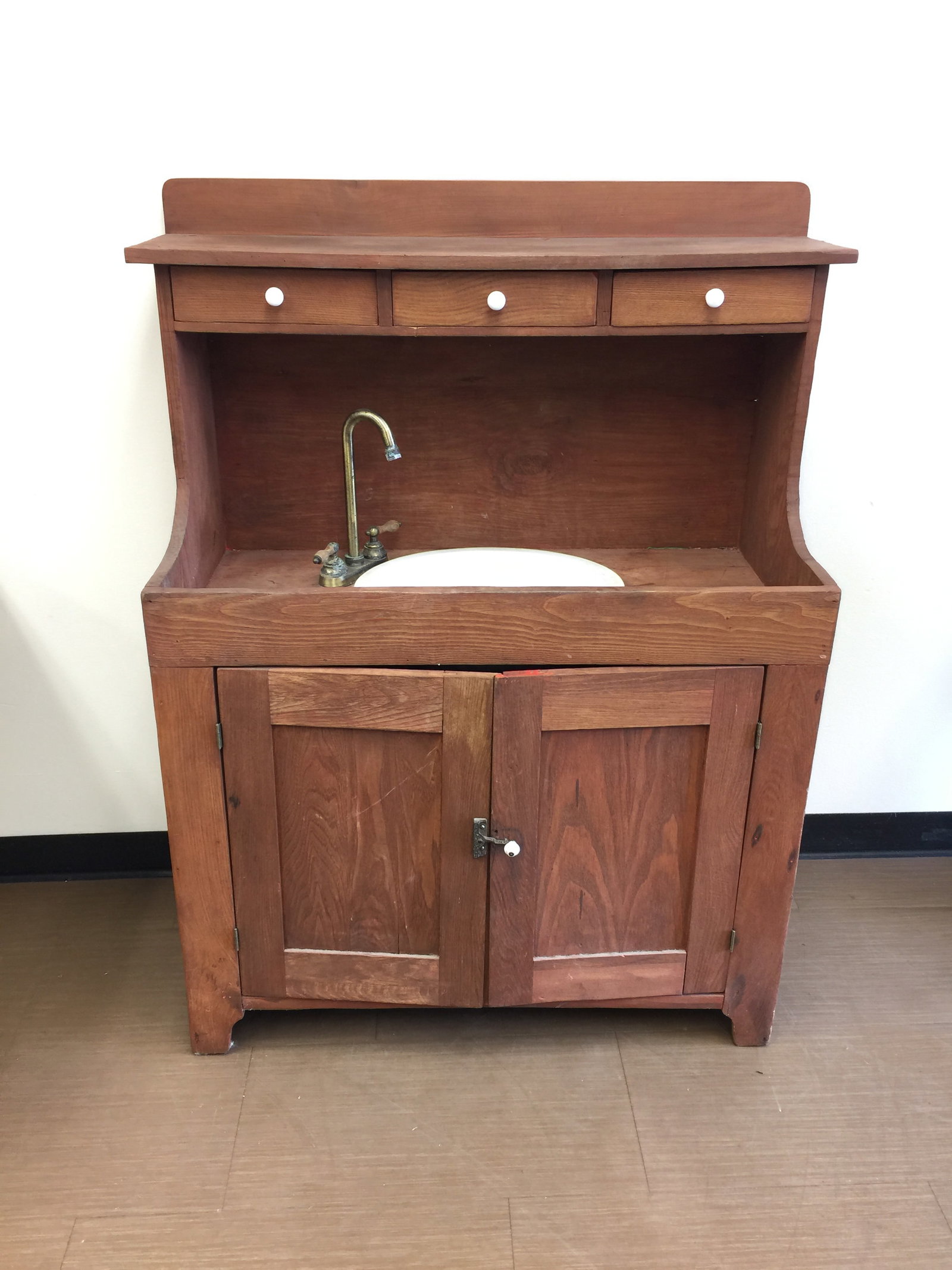 Drysink: later added sink, 38"x19"x52".