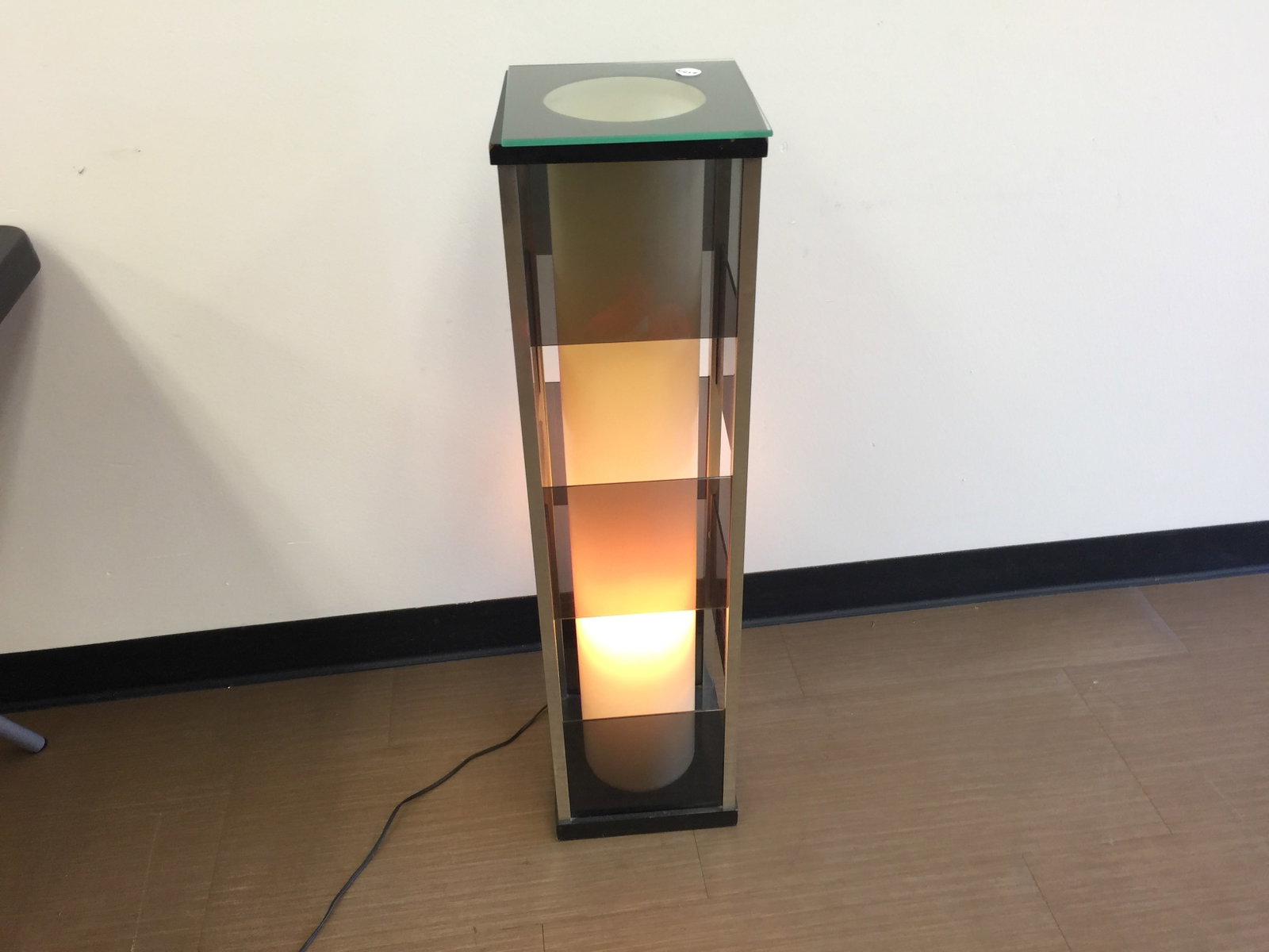 MCM California Tower Lamp (1 of 2)
