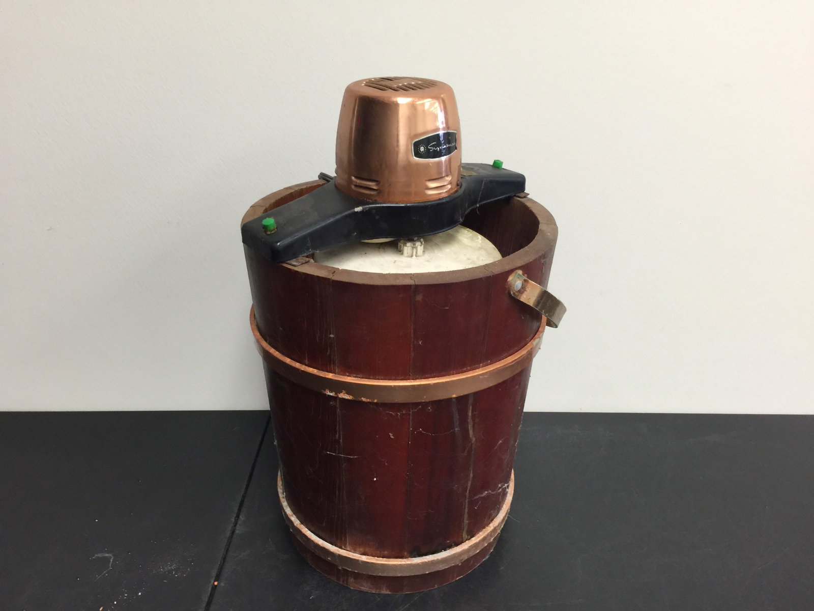Vintage Ice Cream Maker (1 of 3)