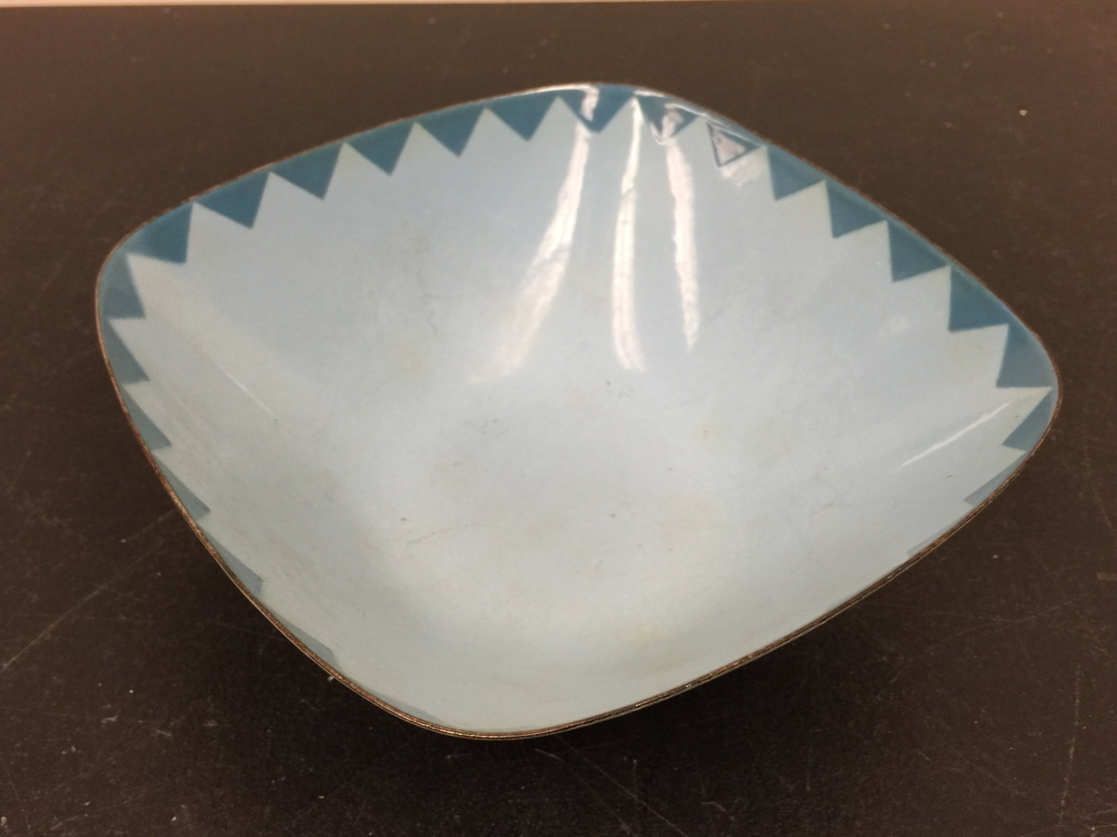 Cathrineholm Diamond Norwegian Enamel Bowl (1 of 3)
