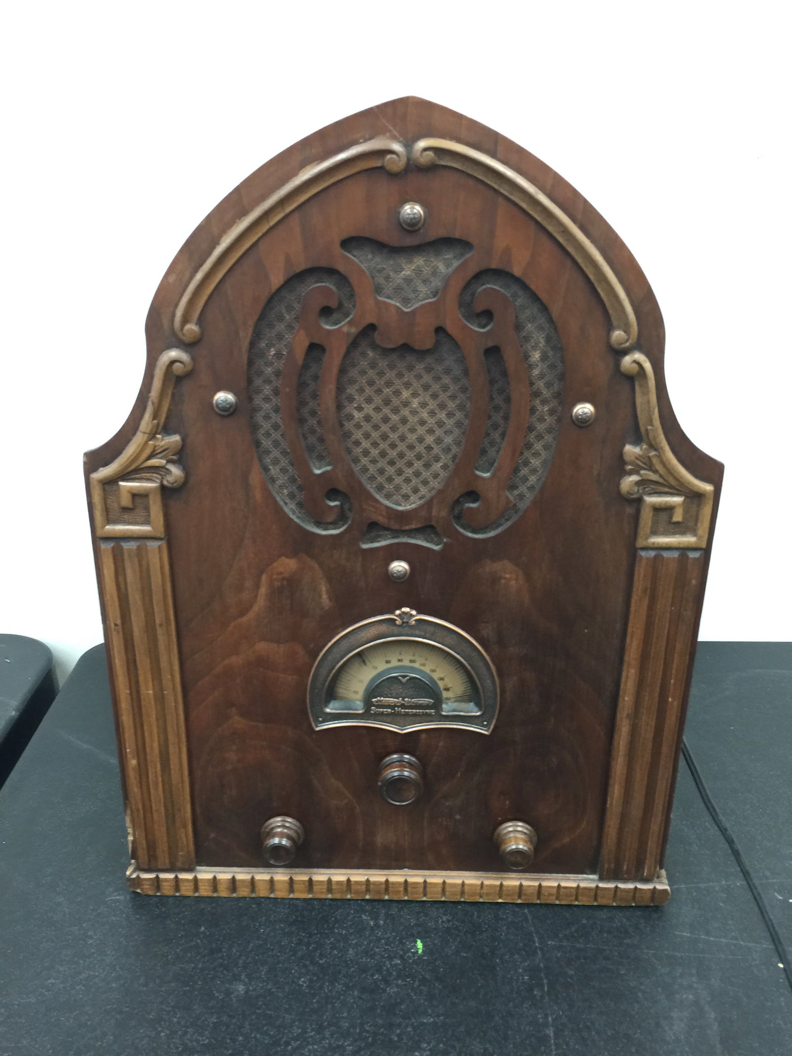 Antique Stewart-Warner Cathedral Tube Radio (1 of 5)