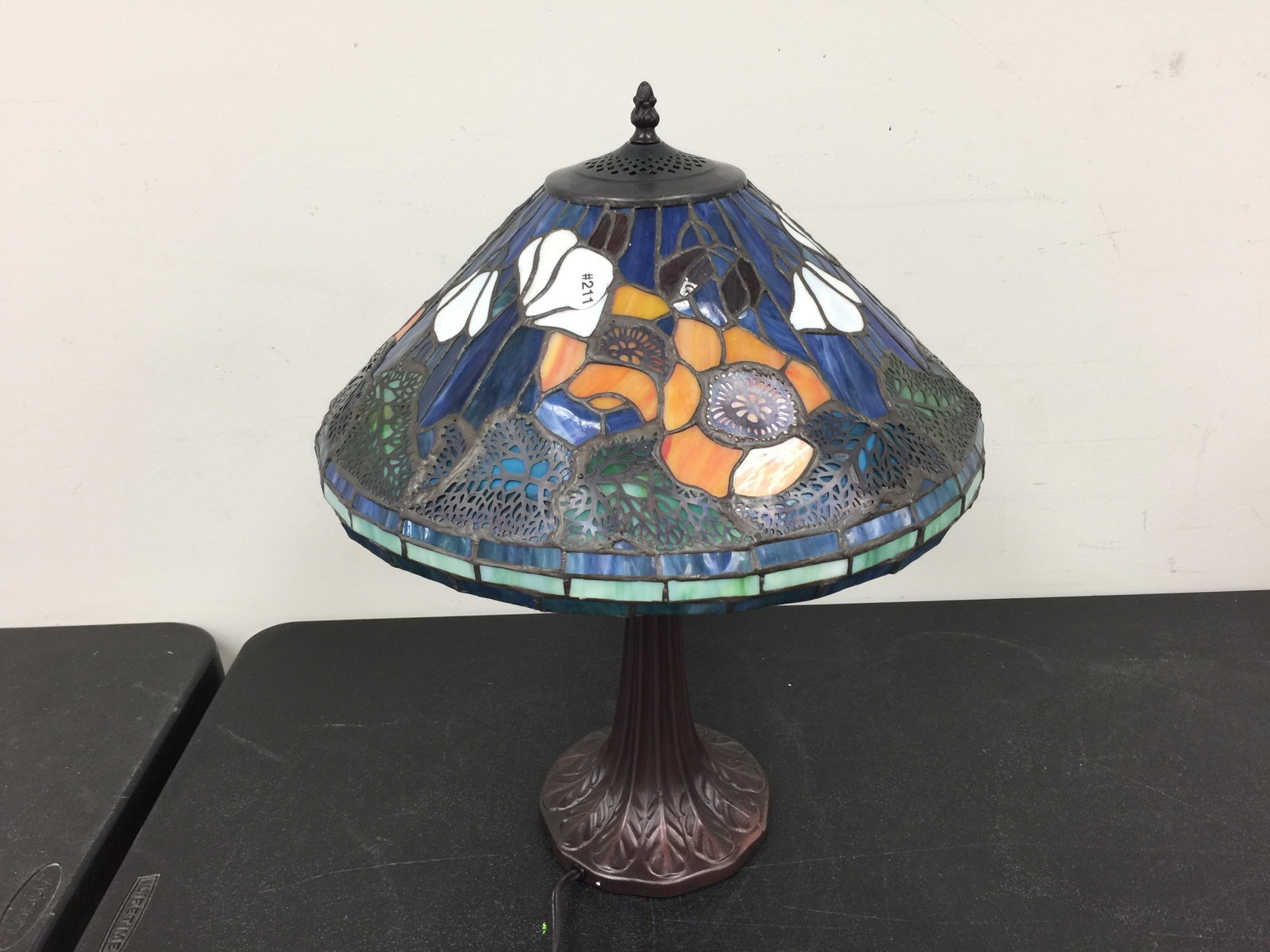 Tiffany Style Leaded Lamp (1 of 4)