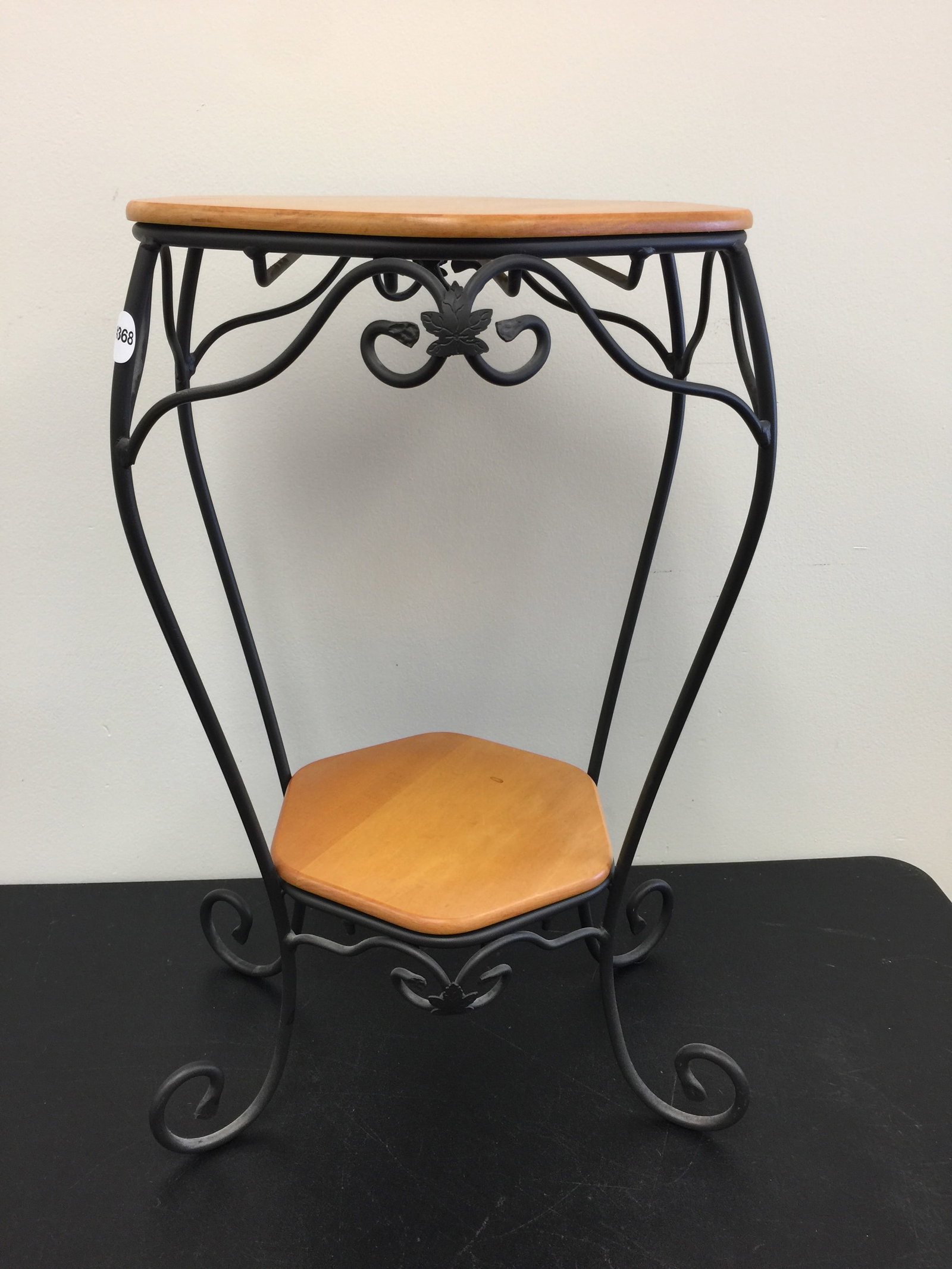 Longaberger Two Tier Stand: 25"x15".
