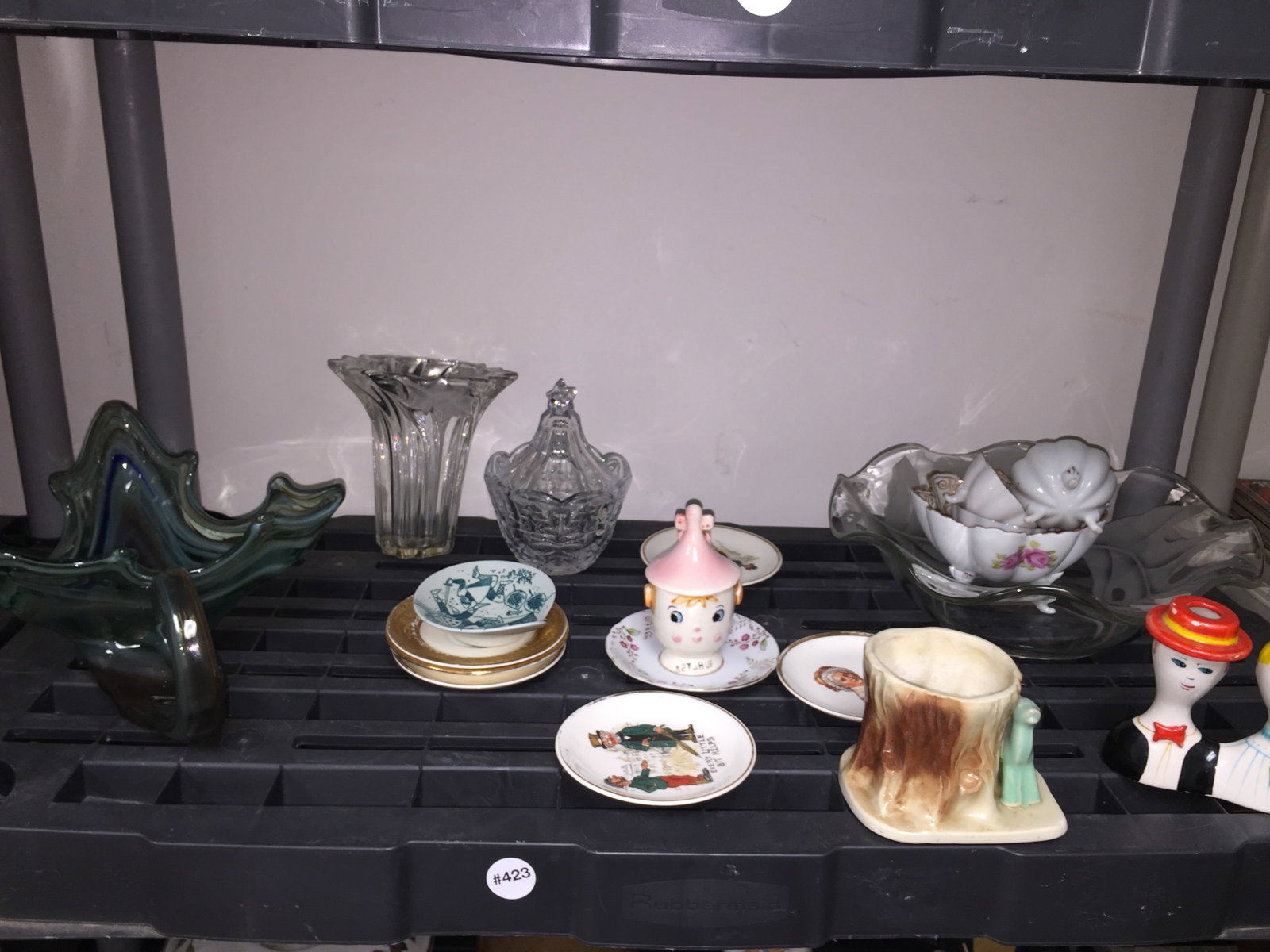 Mixed Lot: Includes china, pottery and glass.