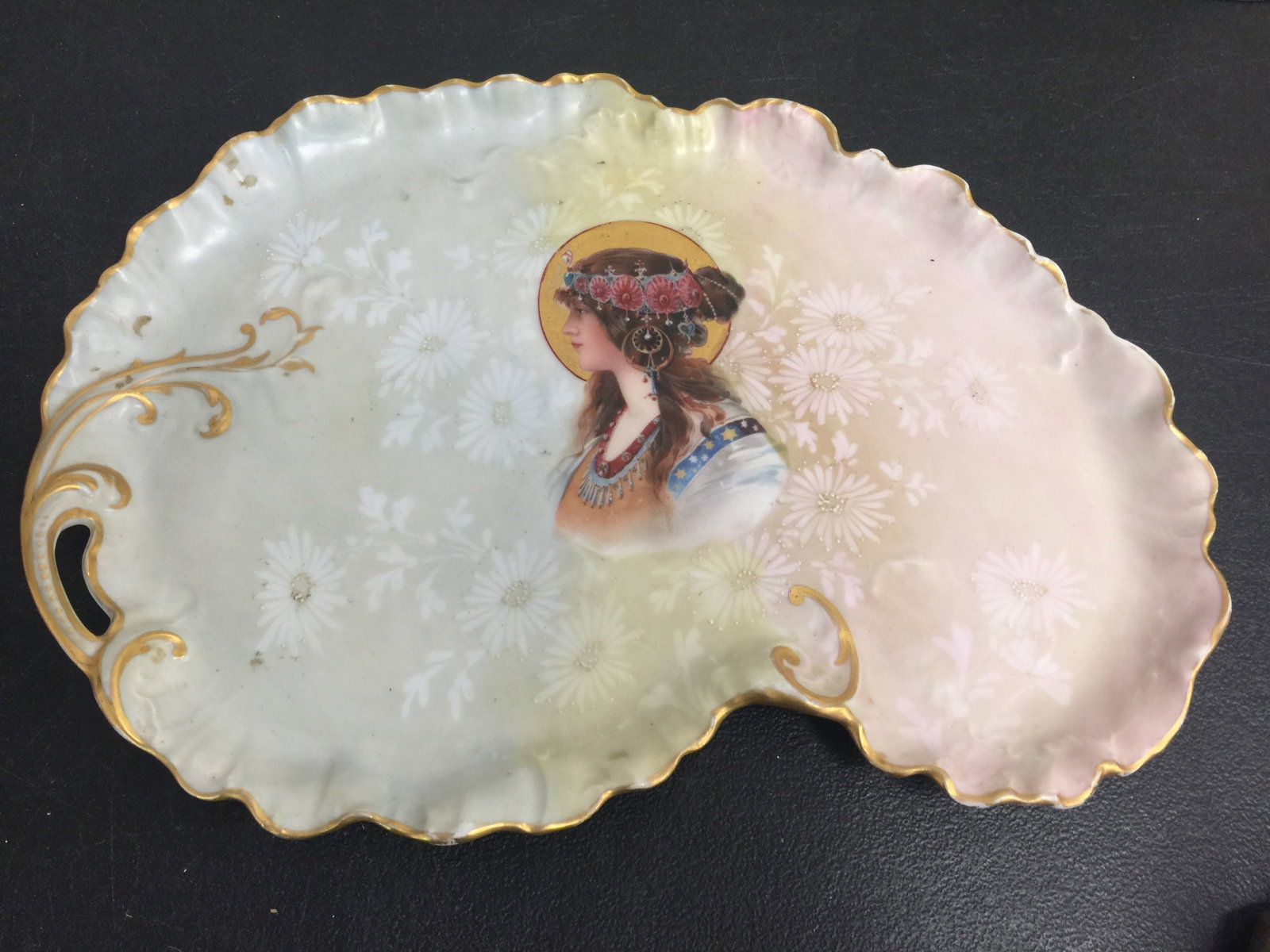 Limgoes Portrait Tray: W&G, portrait of woman, raised decoration, 13"x9".