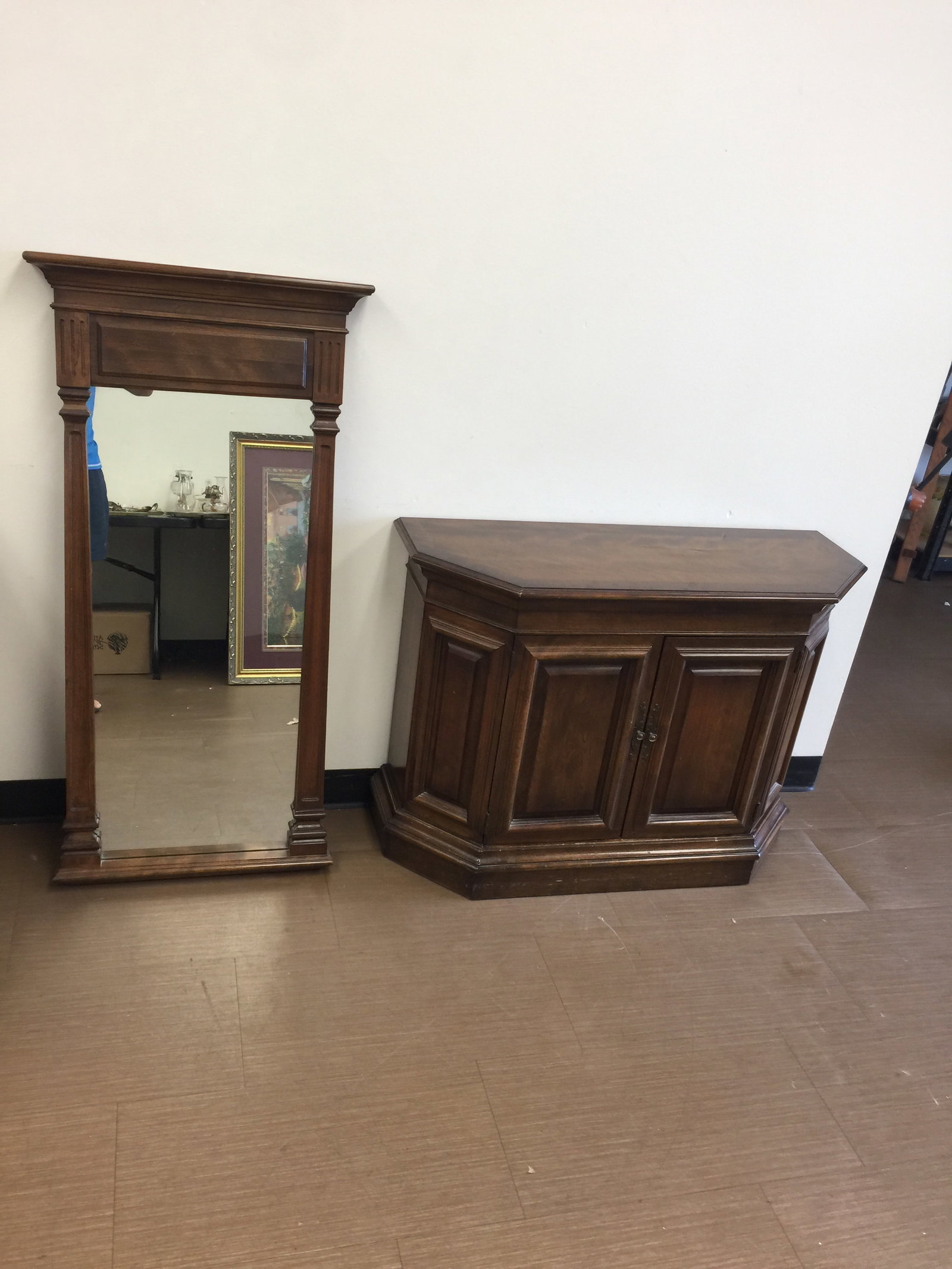 Furniture Lot: Mahogany upholstered chair, credenza & mirror