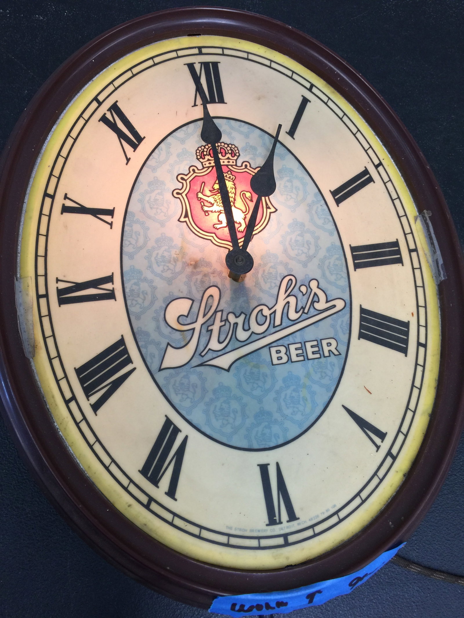 Vintage Stroh's Beer Lighted Clock: 15" x 12".