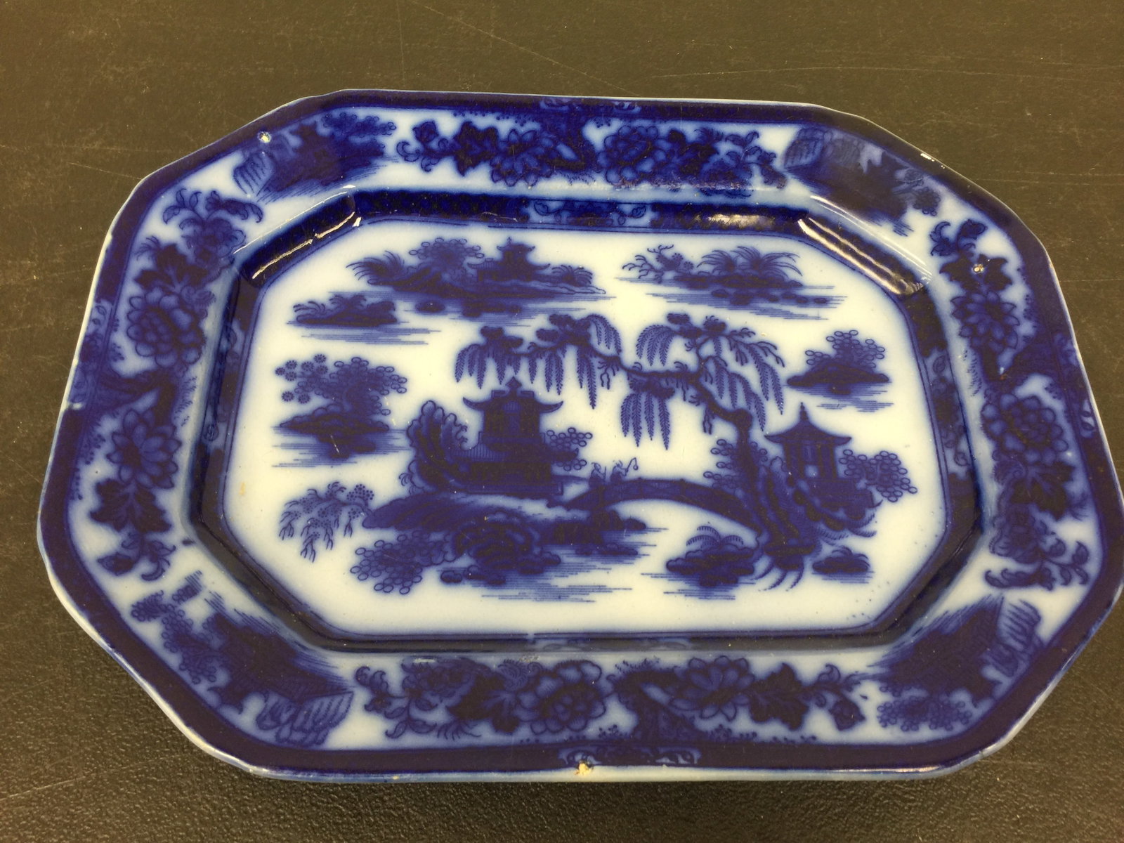 Flow Blue Manilla Platter: 13.5" W
