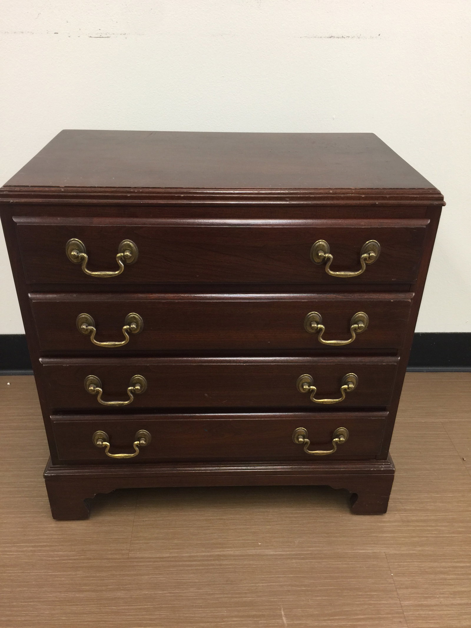 Ethan Allen Bachelors Chest (1 of 4)