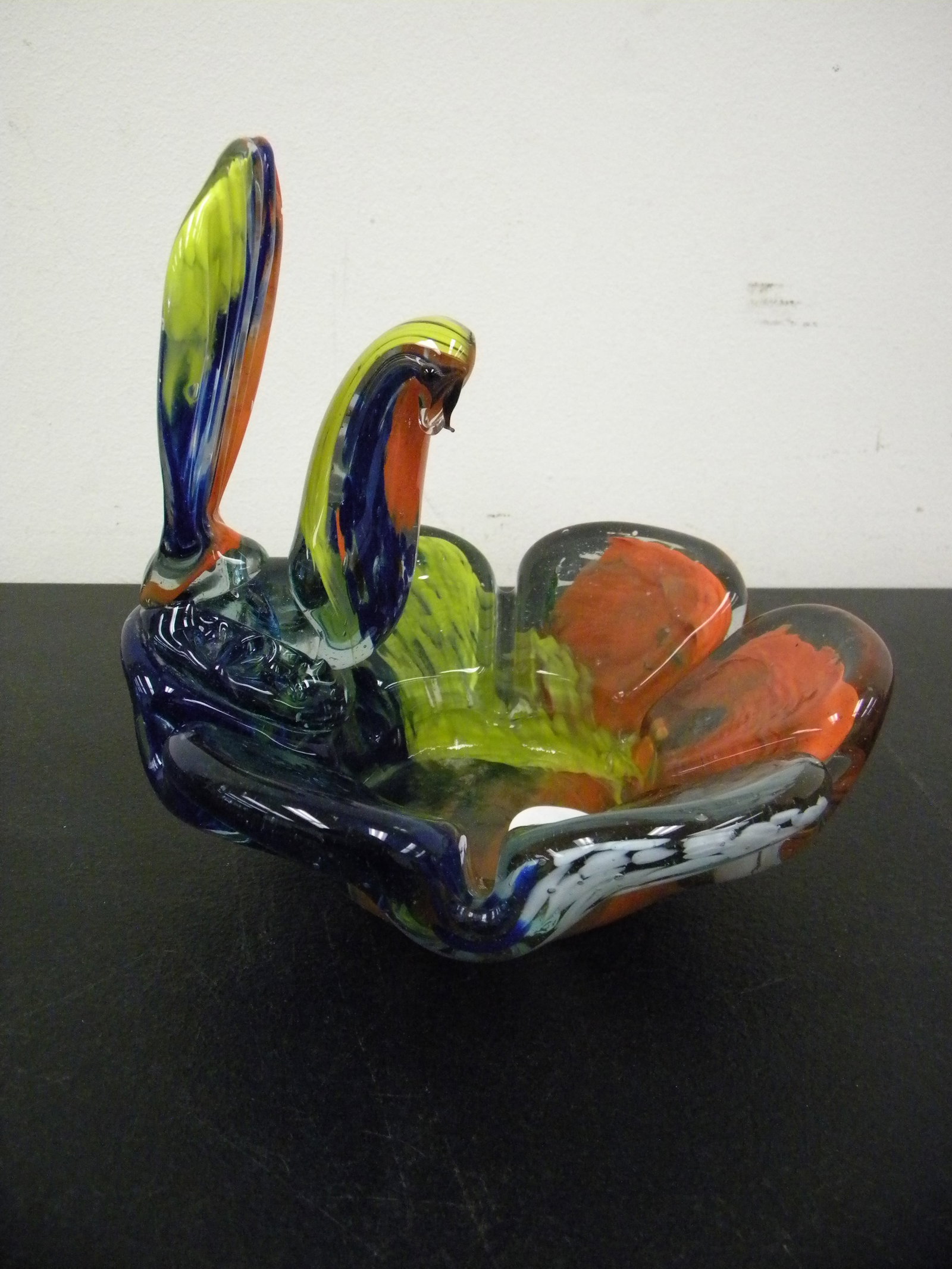 Art Glass Bird Sculpture: 7"H.