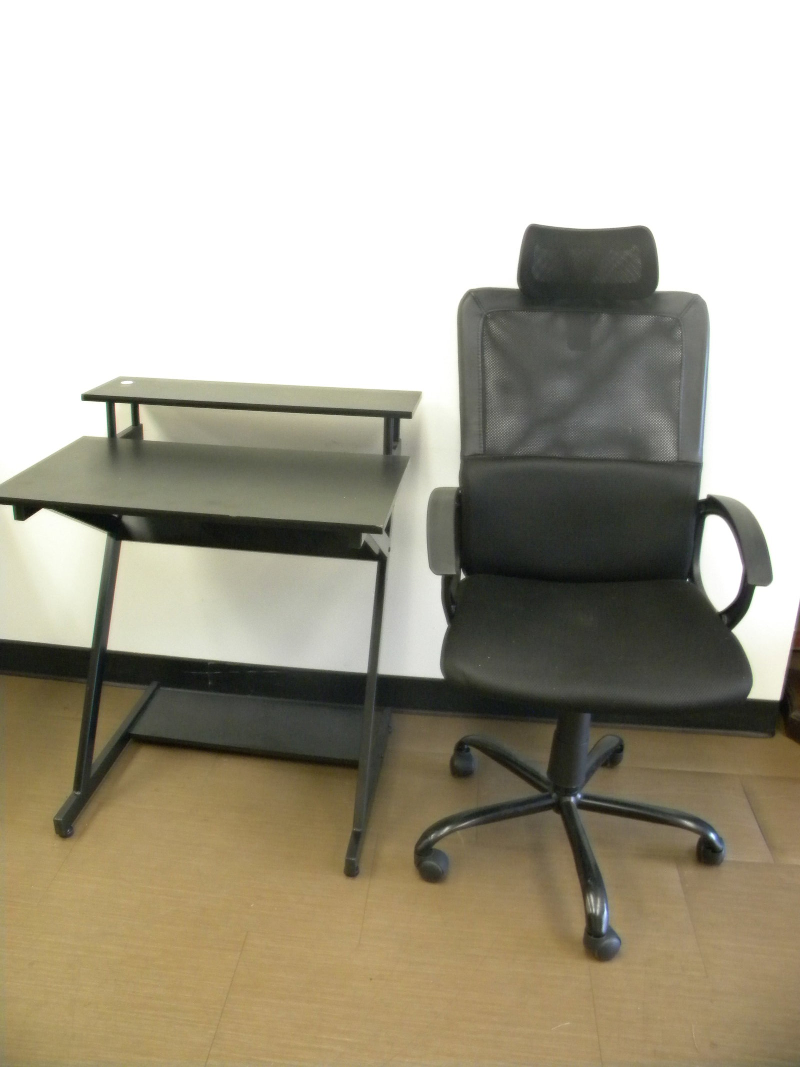 Desk & Chair (1 of 5)