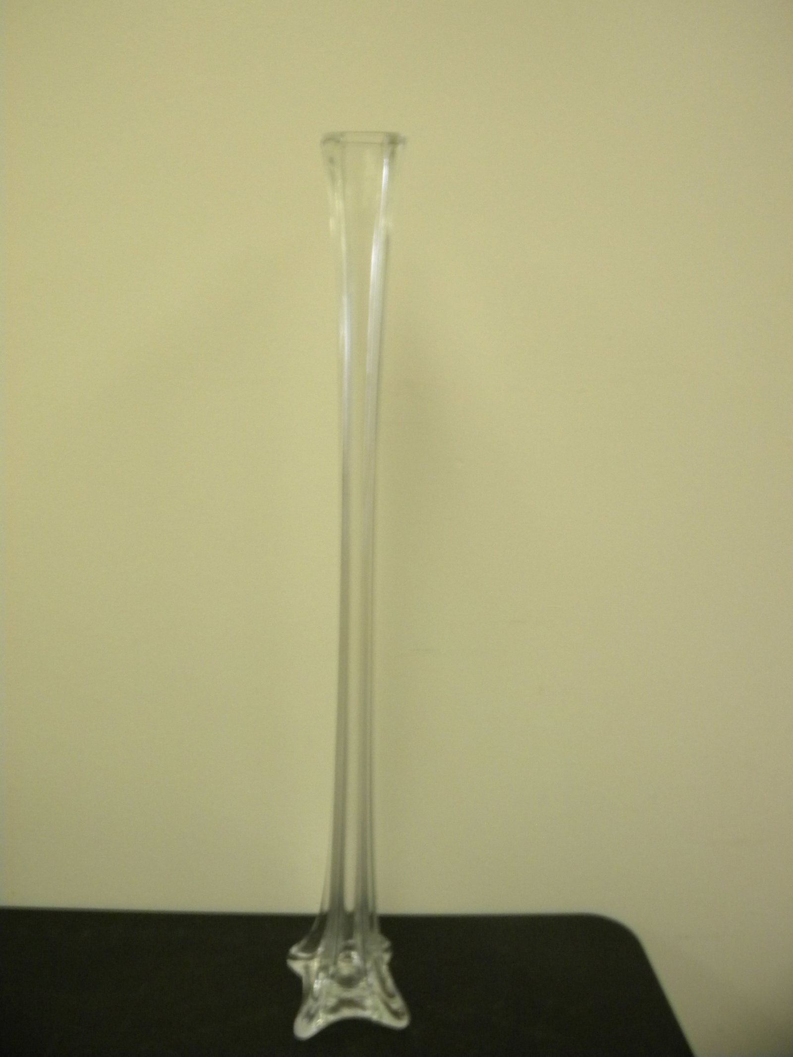 7 Eiffel Tower Vases (1 of 4)