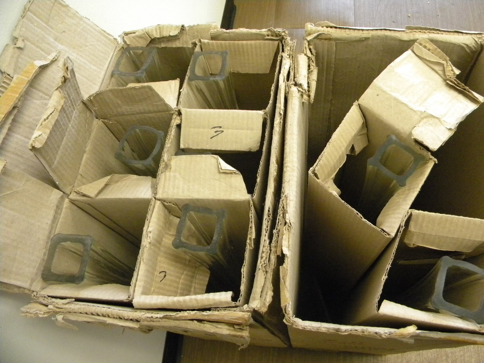 8 Eiffel Tower Vases - 4