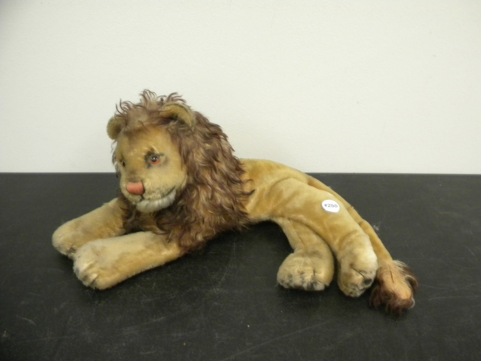 Vintage Steiff Lion: HAs tag in ear. 19"