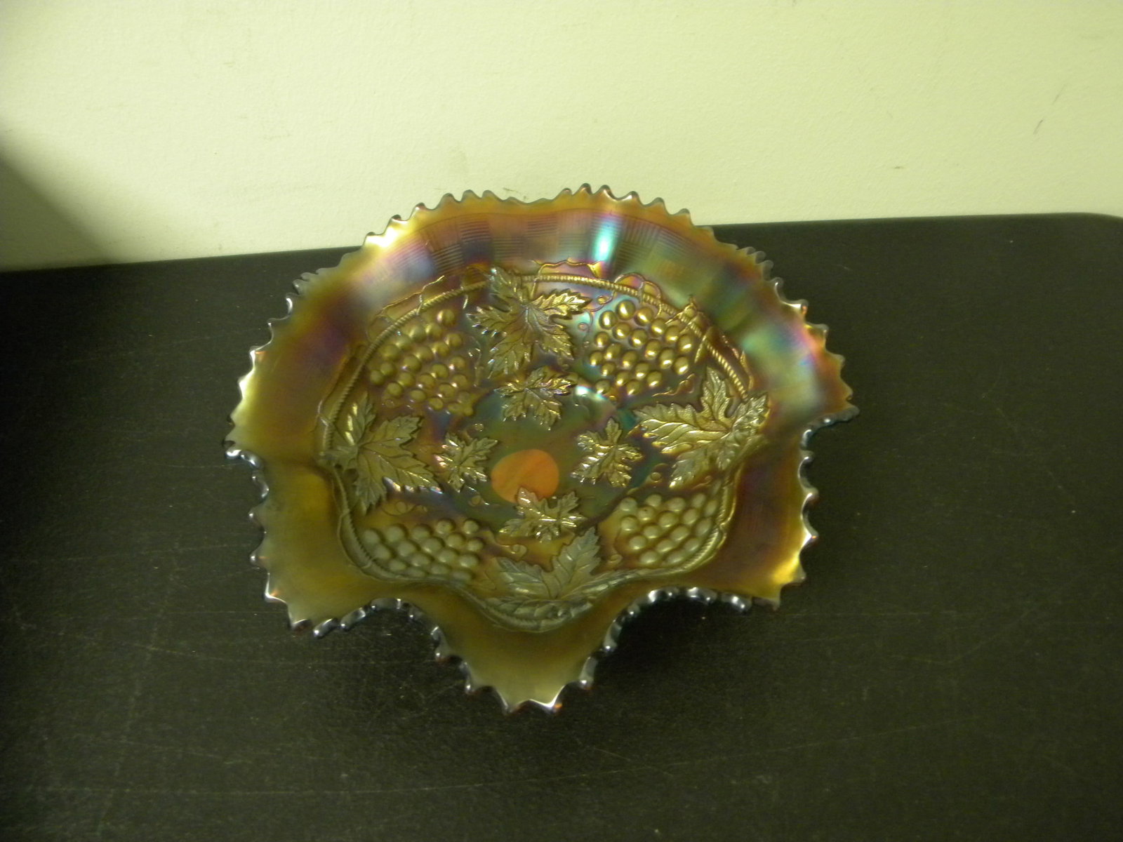 Amethyst Grape and Cable Carnival Bowl: 9".