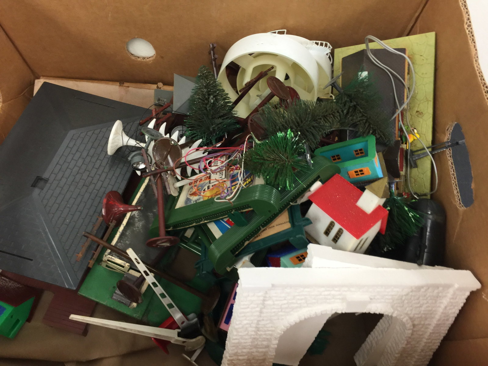 Train Accessories - 2