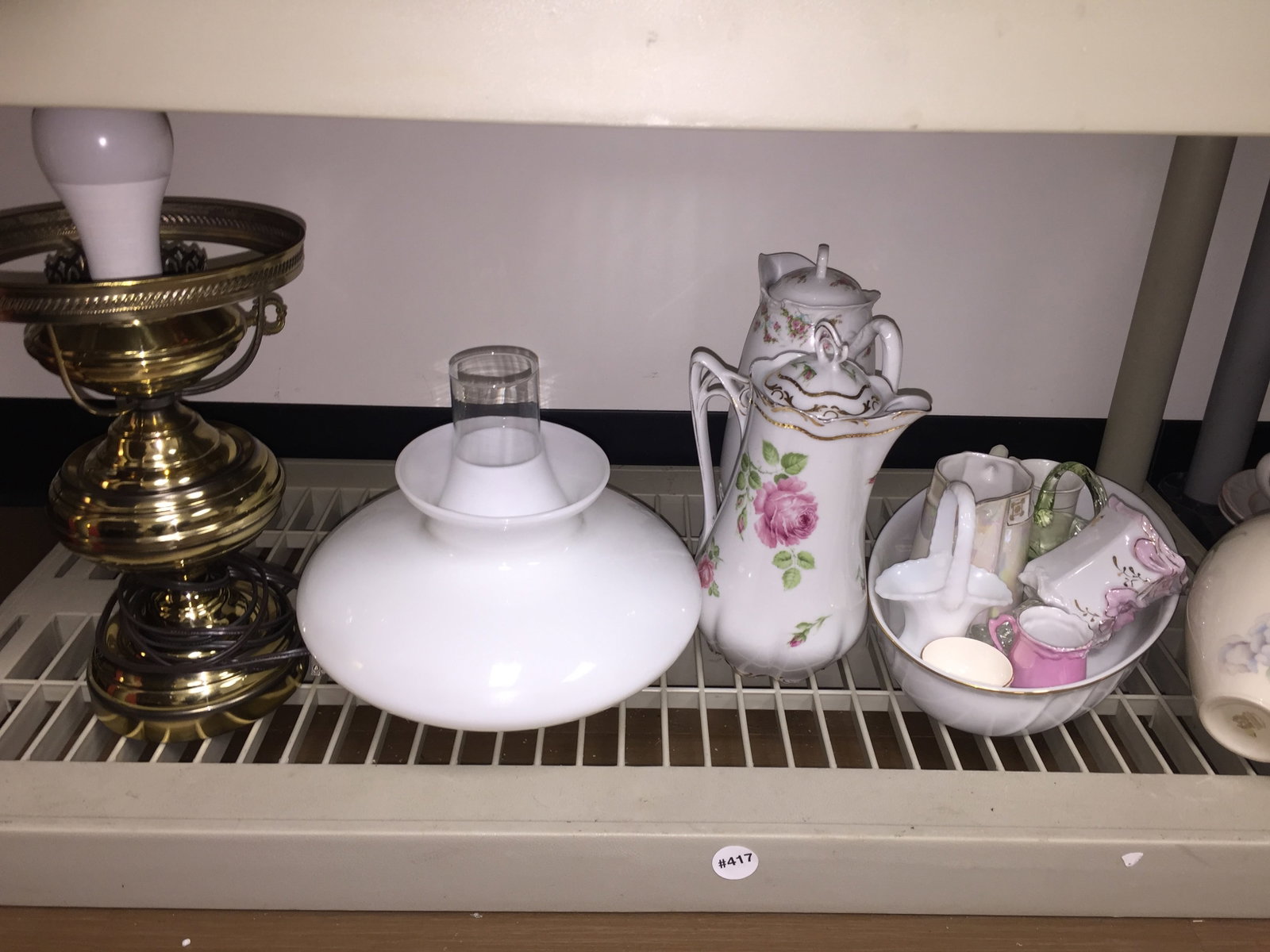 China Plus: Rayo style lamp & assorted china pieces.