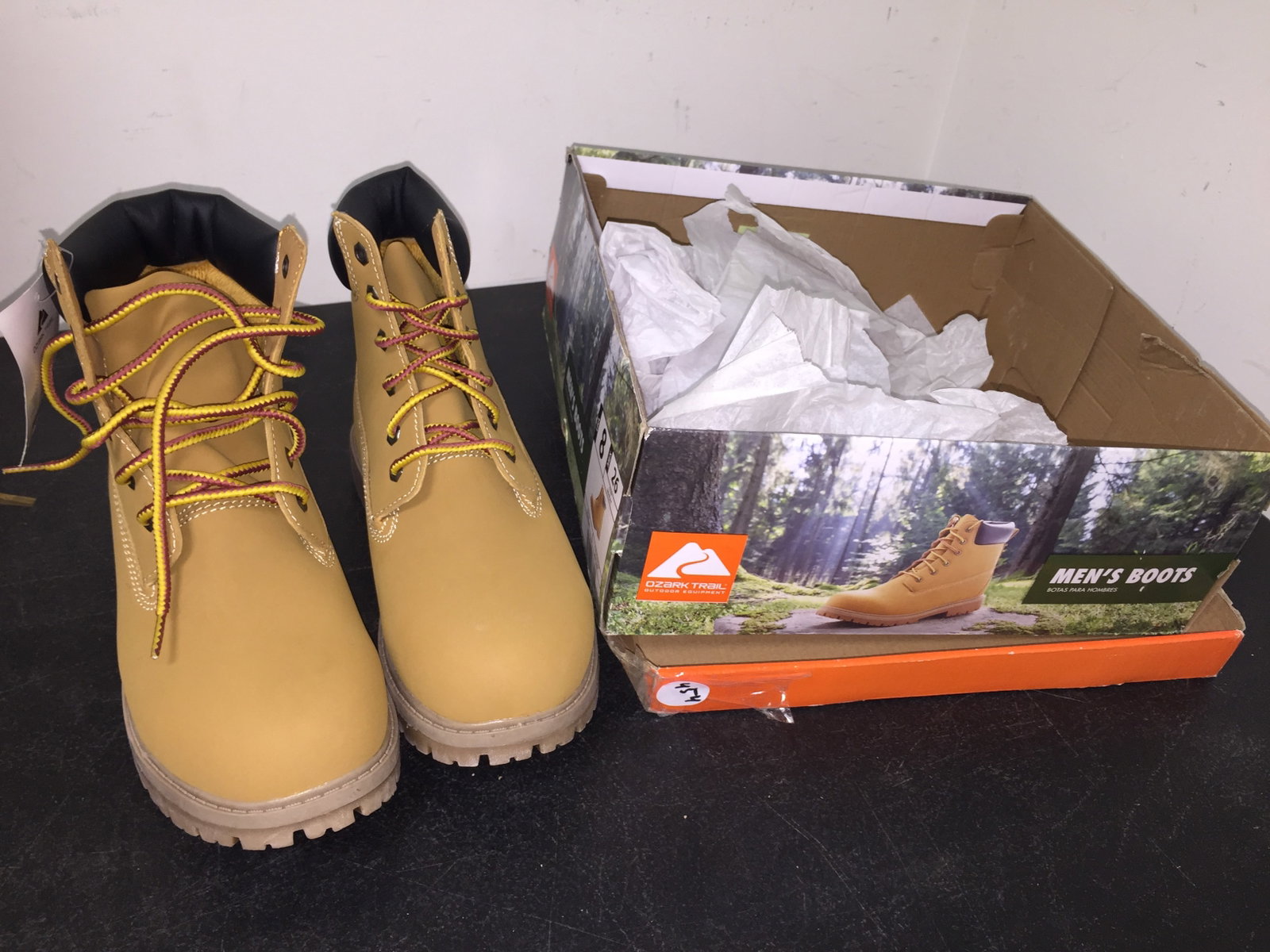 Oazrk Mens Boots: nwt, size 8.