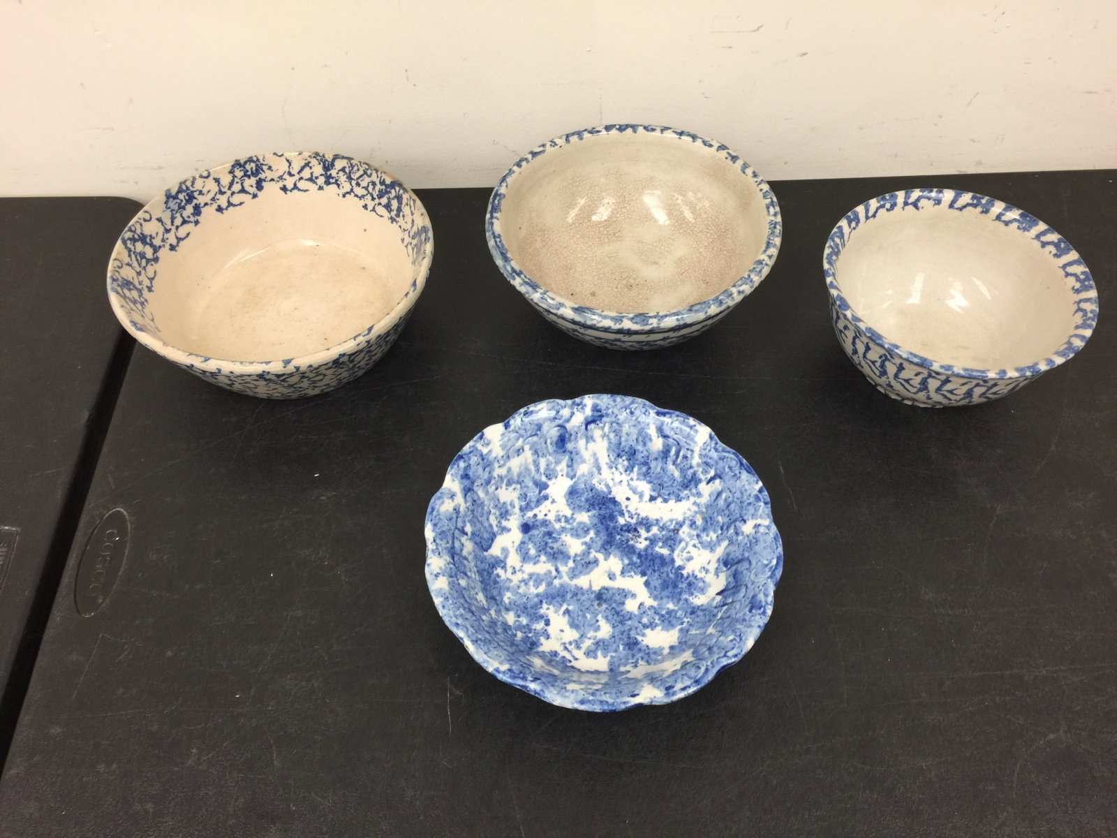 4 Spongeware Bowls: Largest 9"