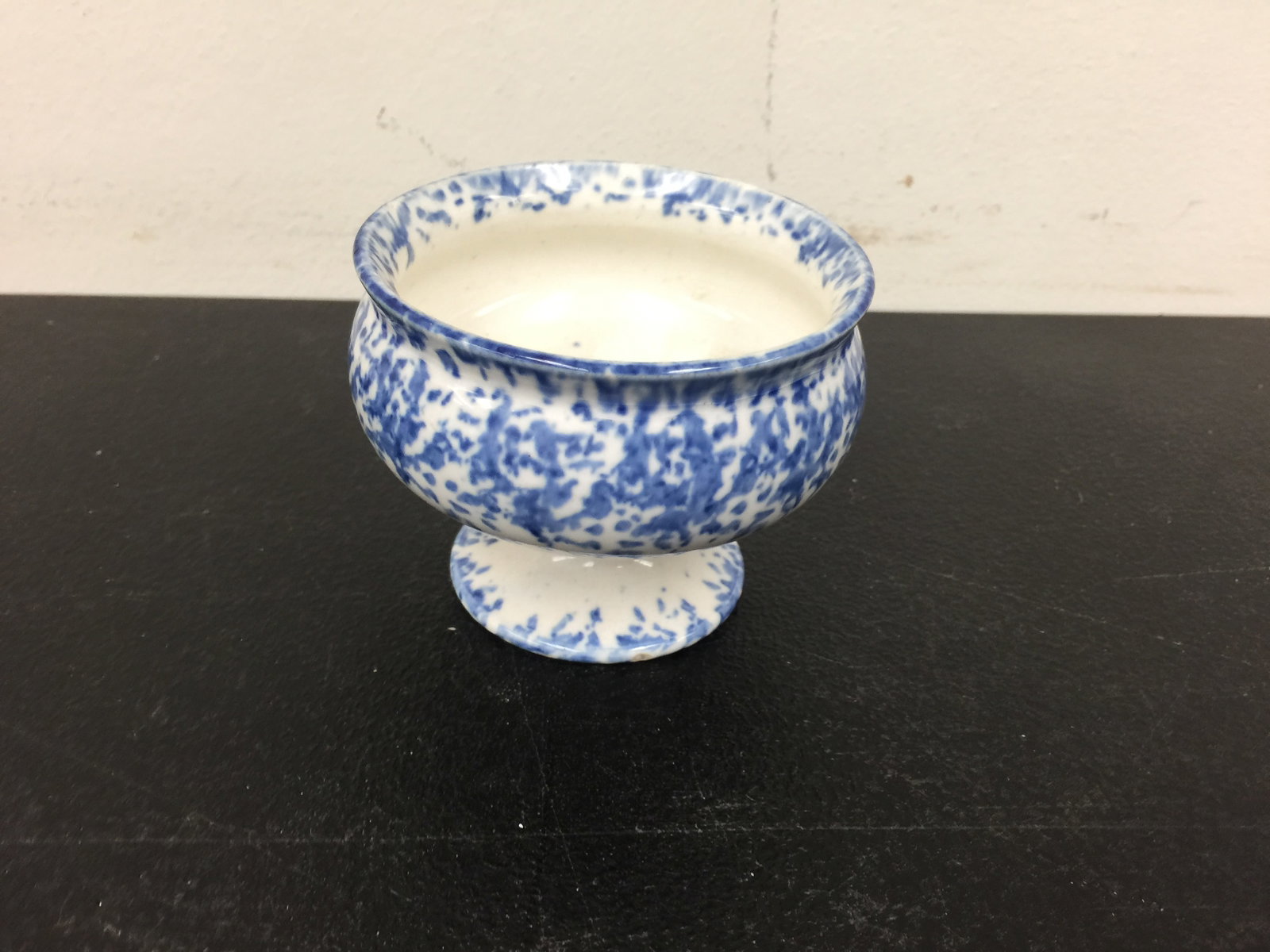 Antique Spongeware Master Salt: 2.5" x 3".