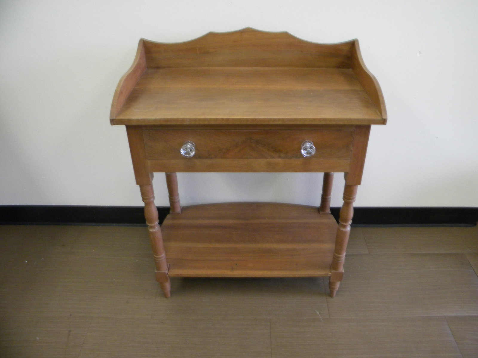 Sheraton Washstand: dovetail drawer with glass pulls, 27"x15"x33".