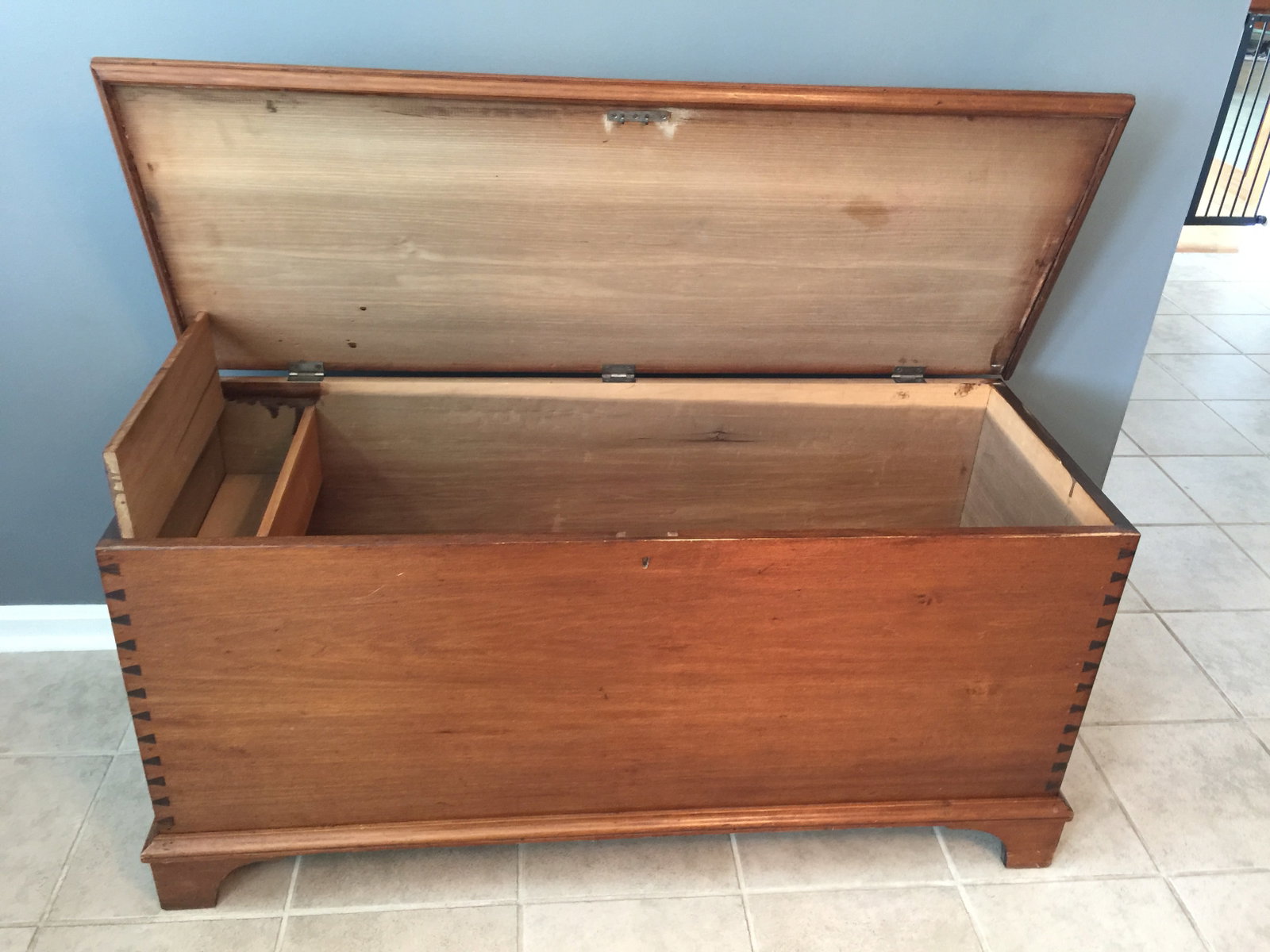 Dovetail Blanket Chest (1 of 4)