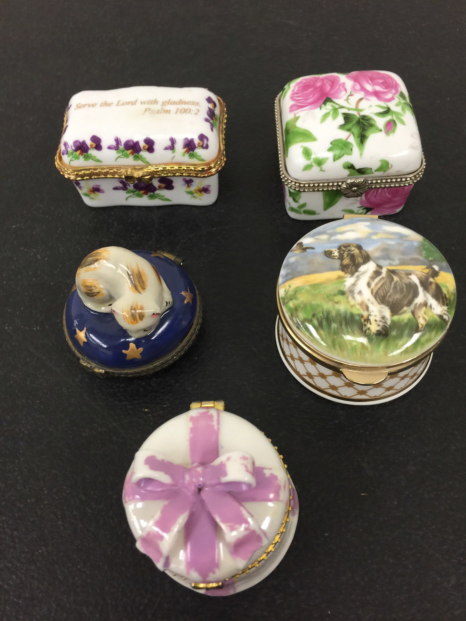 Porcelain Pill Box (5) (1 of 2)