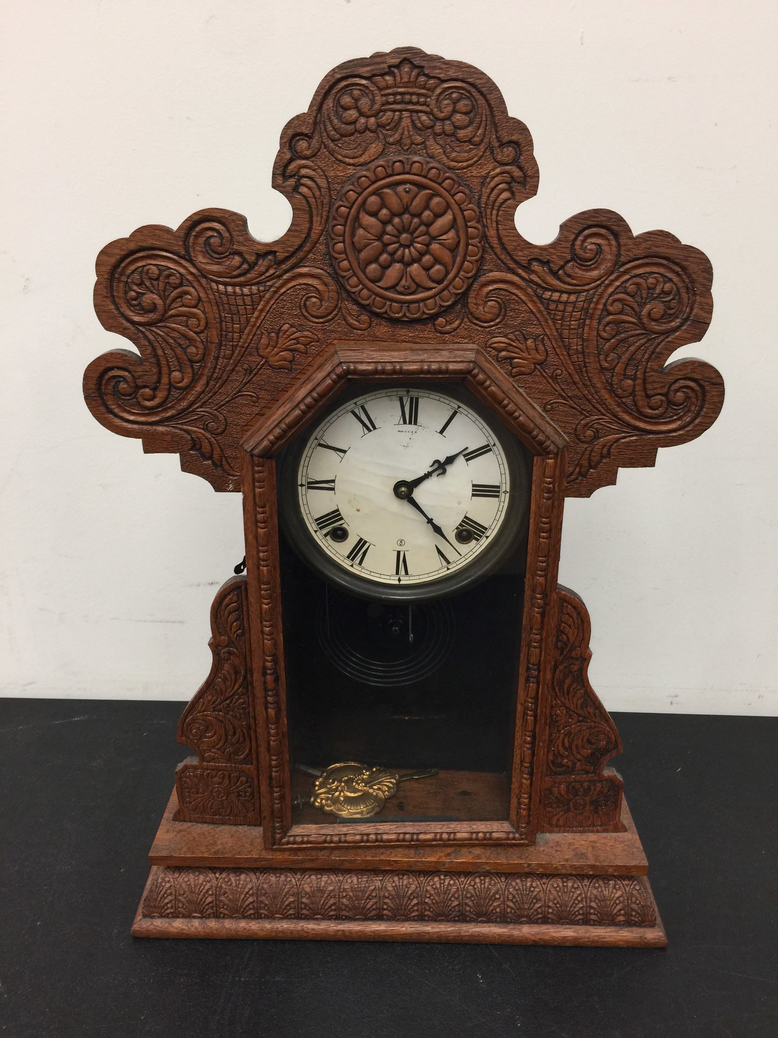 Seth Thomas Carved Mantle Clock (1 of 3)