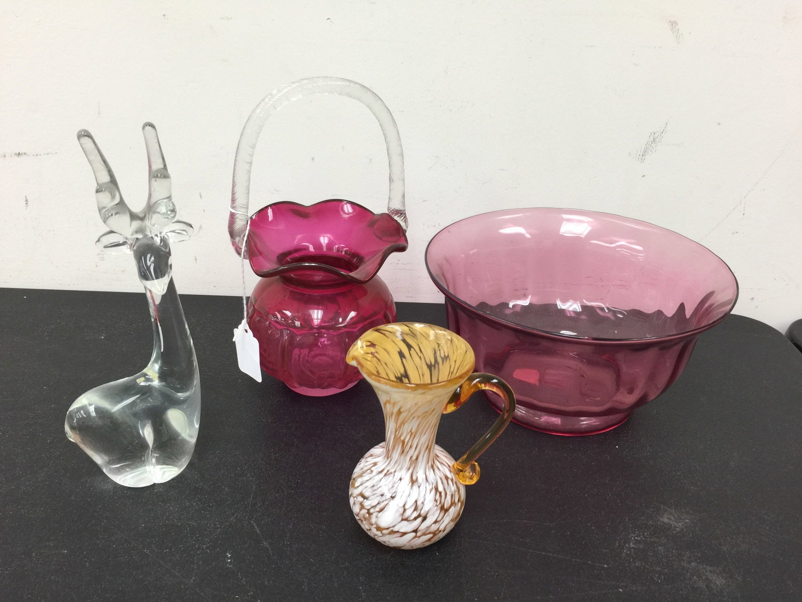 Art Glass Lot: pilgrim glass bowl, basket plus. largest 10".