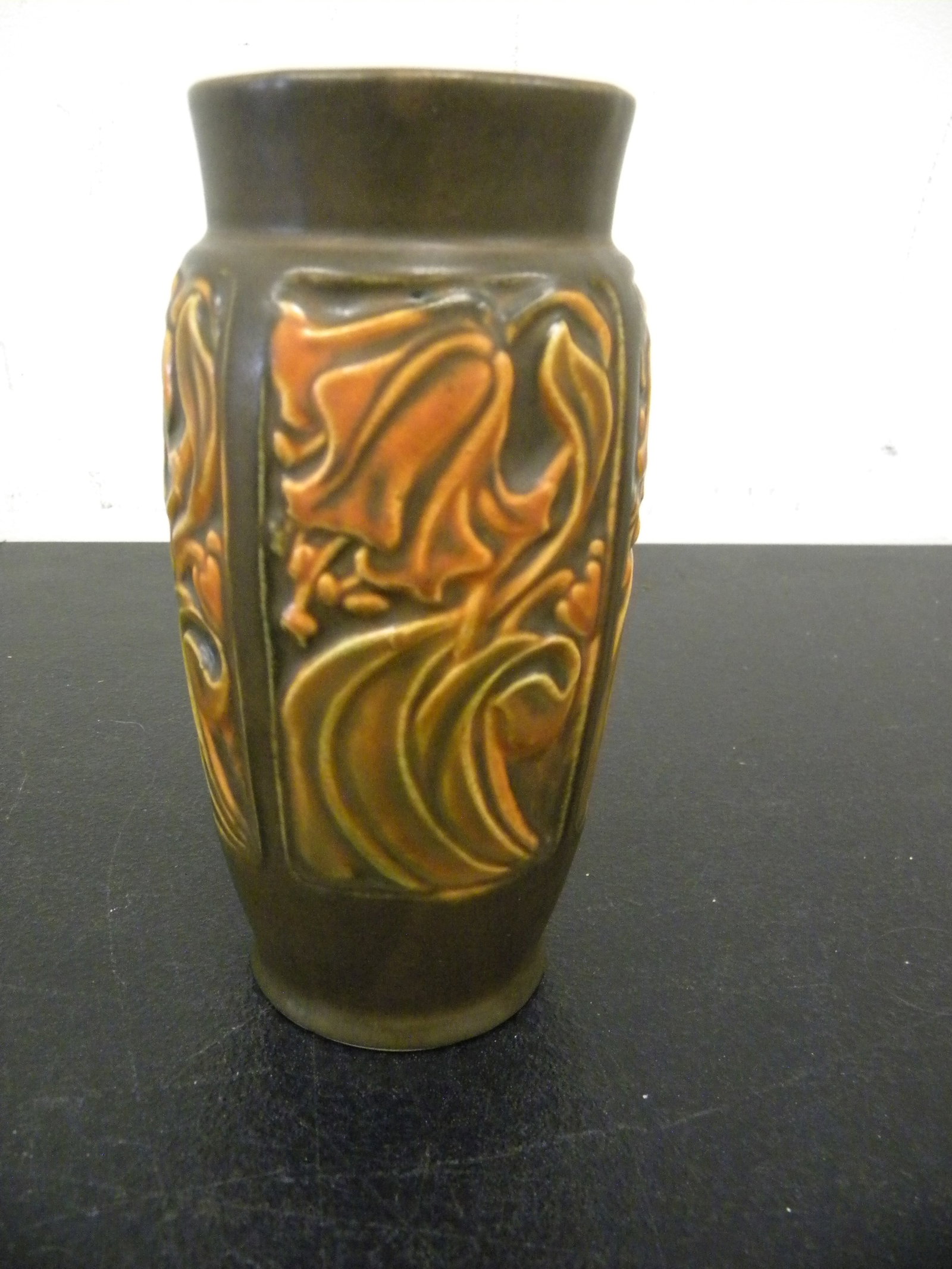 Roseville Rosecraft Panel Vase (1 of 3)